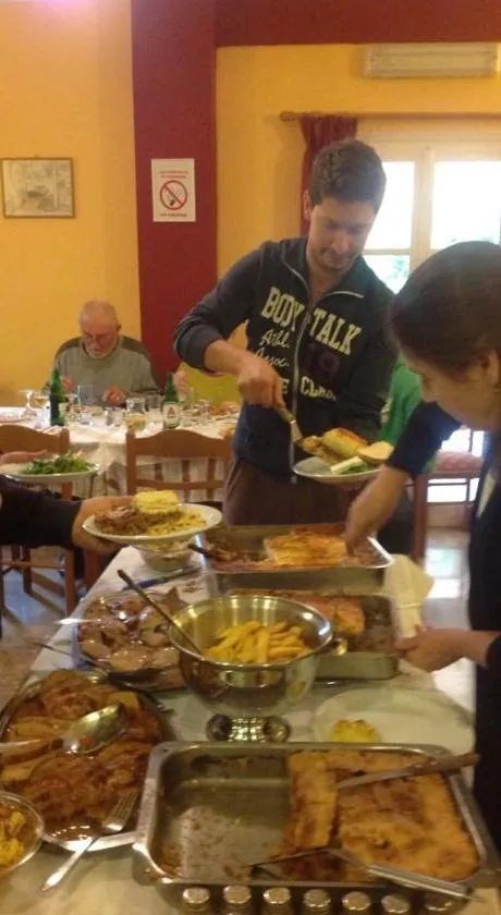 Restaurant/places to eat in Hotel Nostos