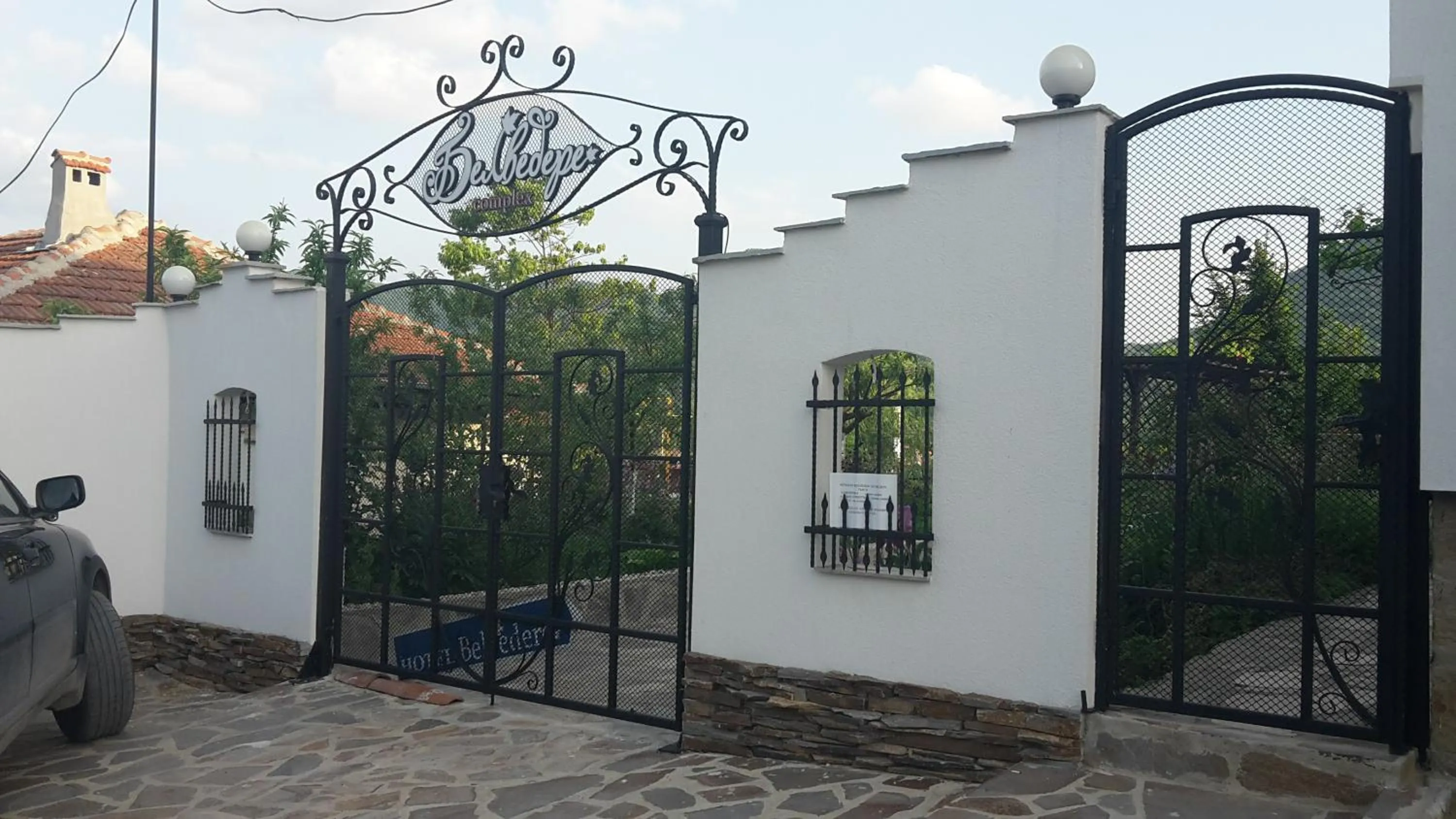 Facade/entrance in Family Hotel Belvedere