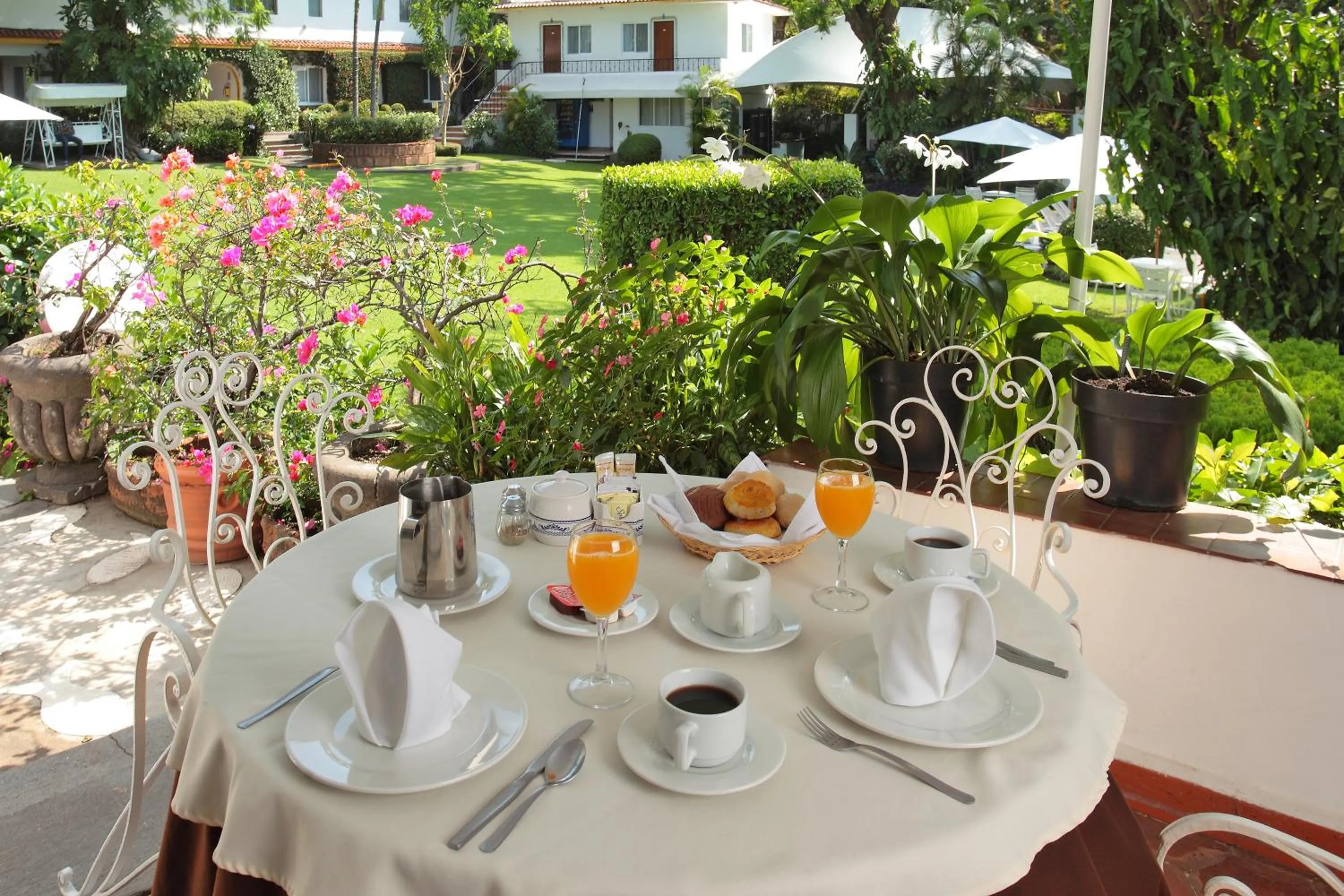 Restaurant/places to eat in Hotel Posada Quinta Las Flores