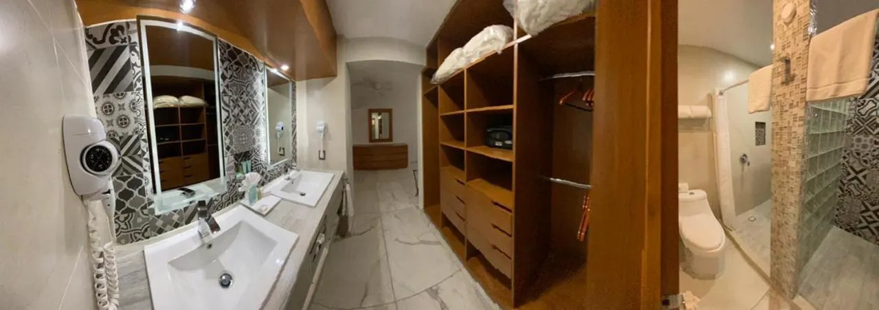 Shower in Hotel Posada Quinta Las Flores