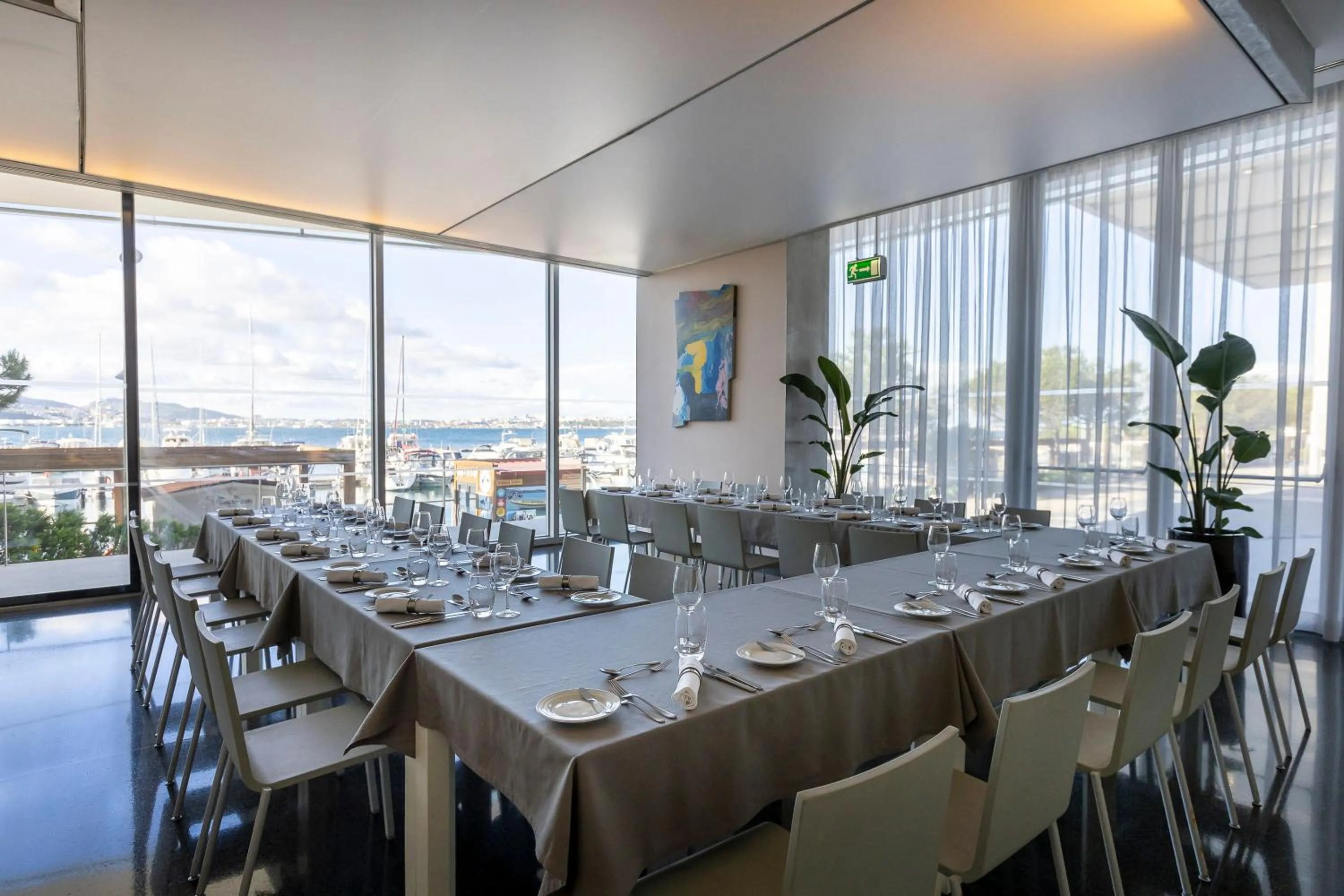 Restaurant/places to eat in Troia Design Hotel