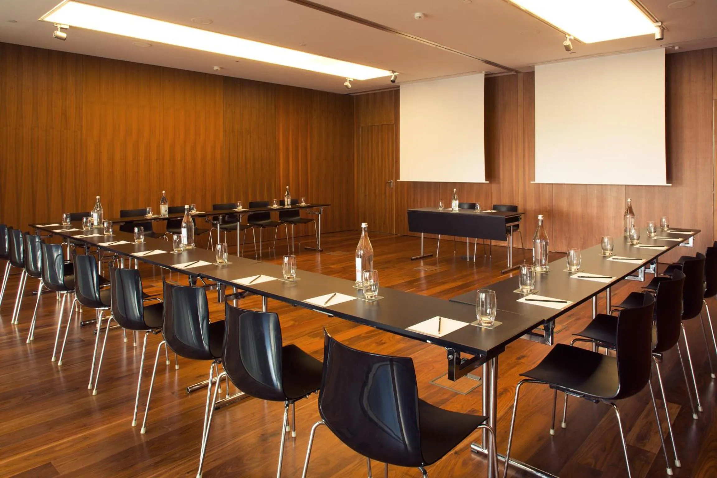 Meeting/conference room in Troia Design Hotel