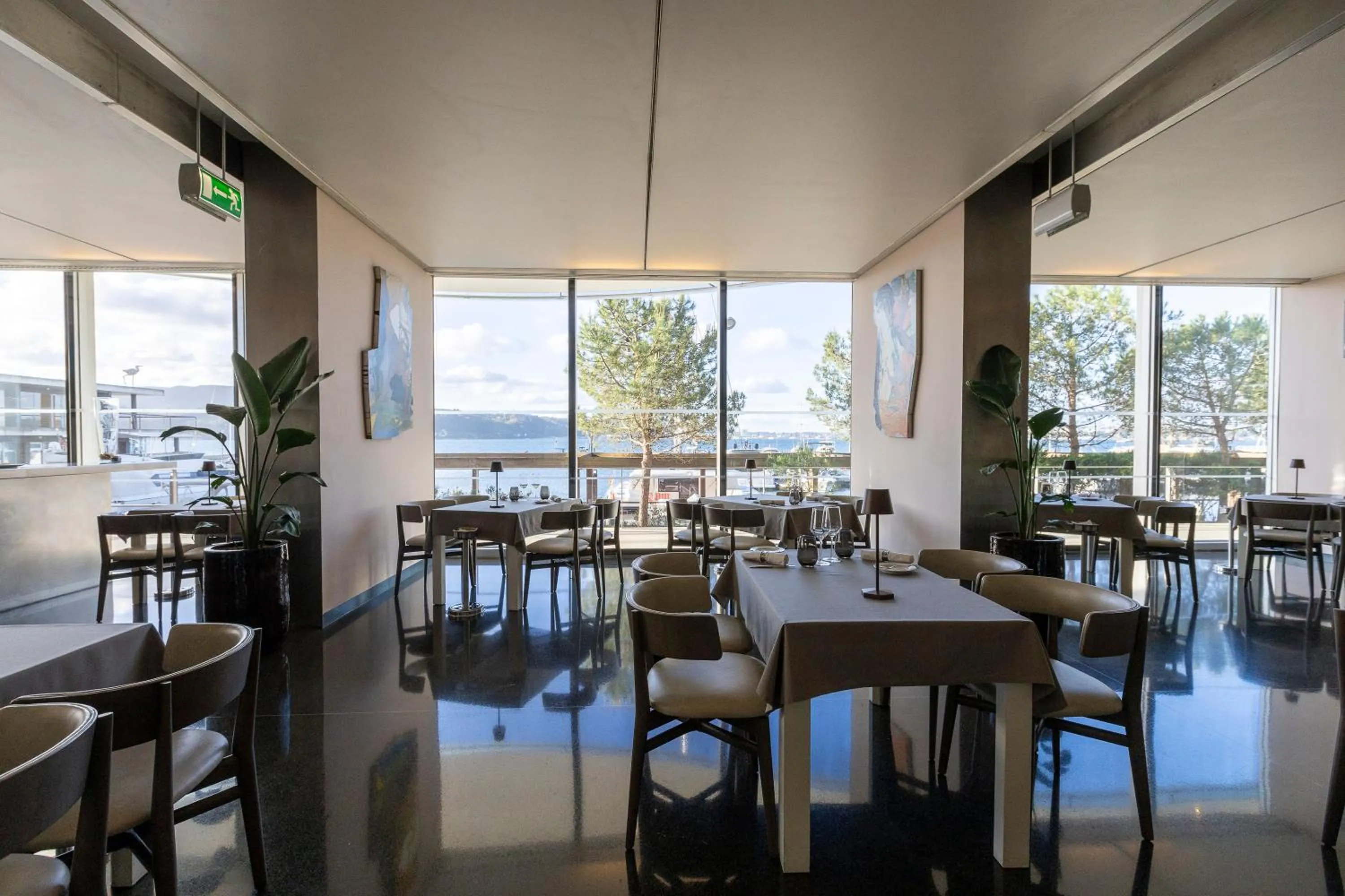 Restaurant/places to eat in Troia Design Hotel