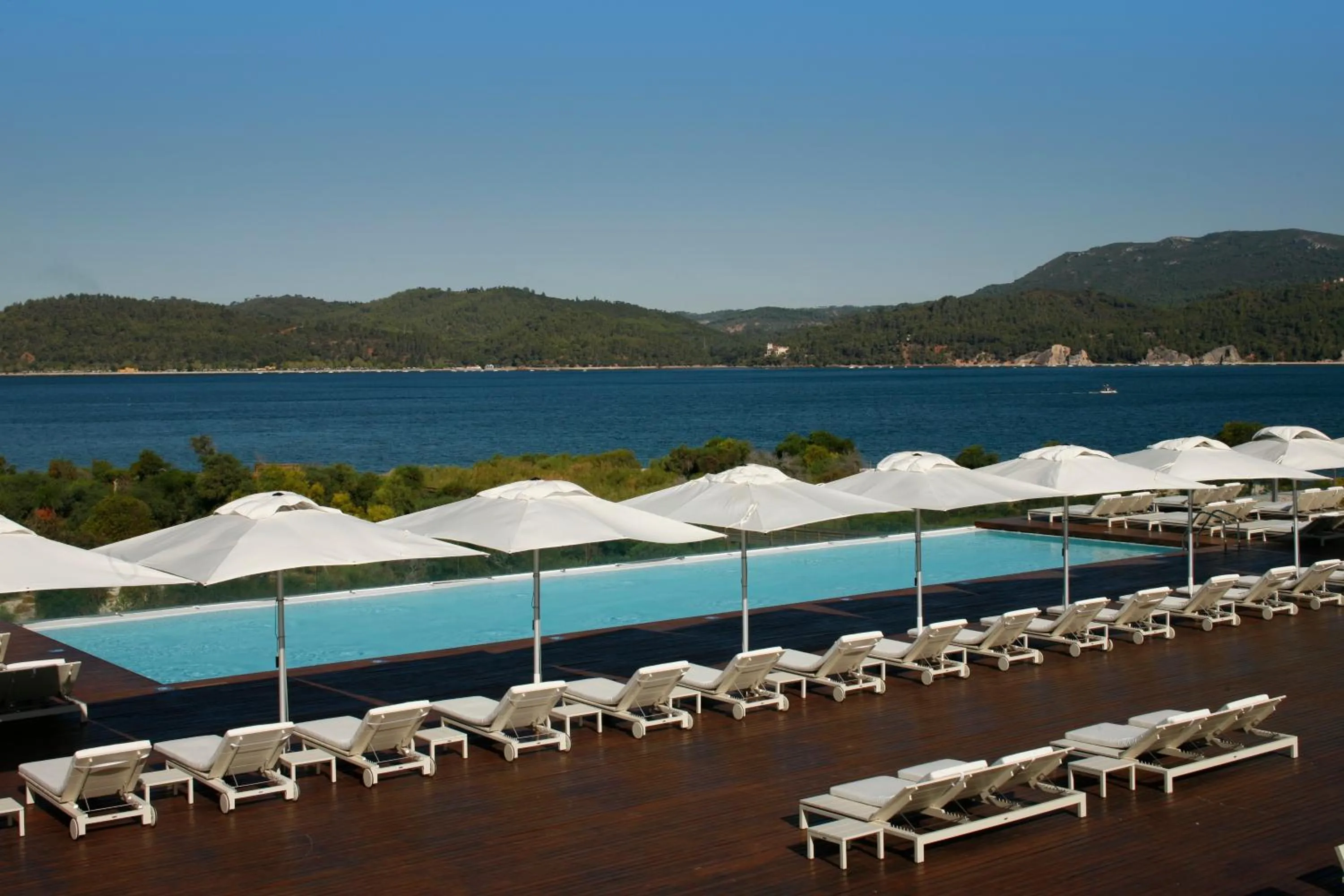 Swimming pool in Troia Design Hotel