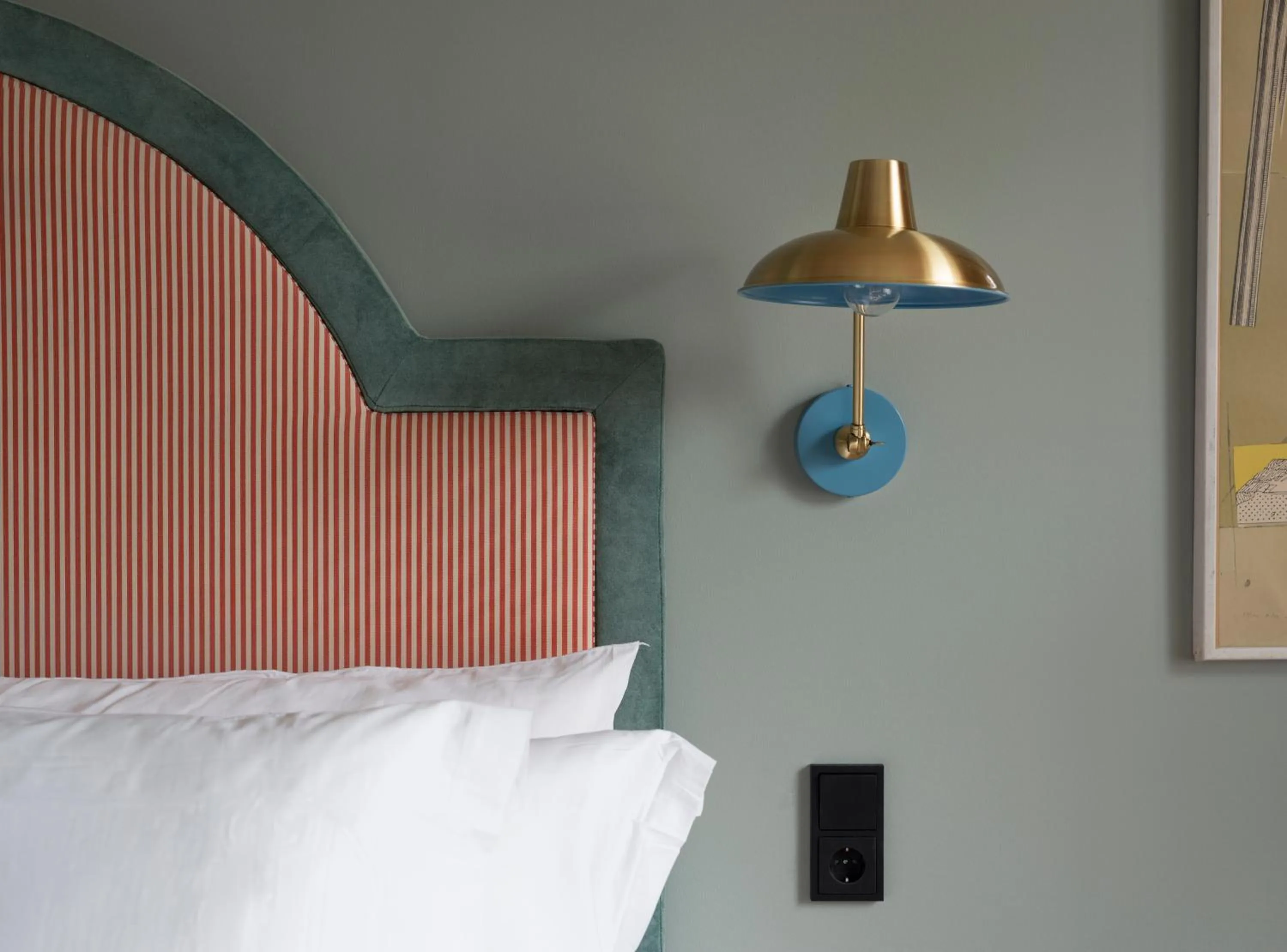 Property building, Bed in Best Western Plus Åby Hotel