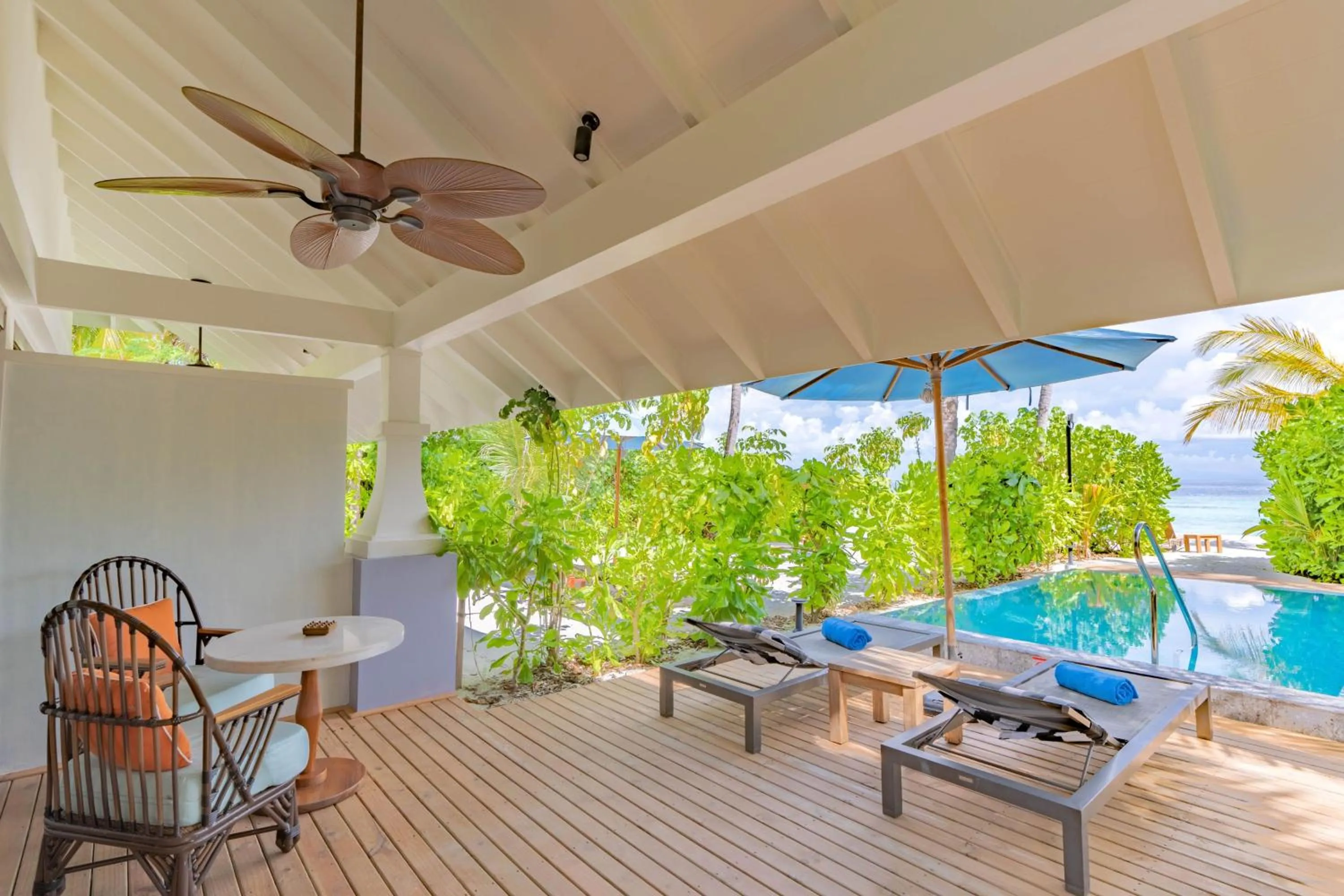 Balcony/Terrace in SAii Lagoon Maldives, Curio Collection By Hilton