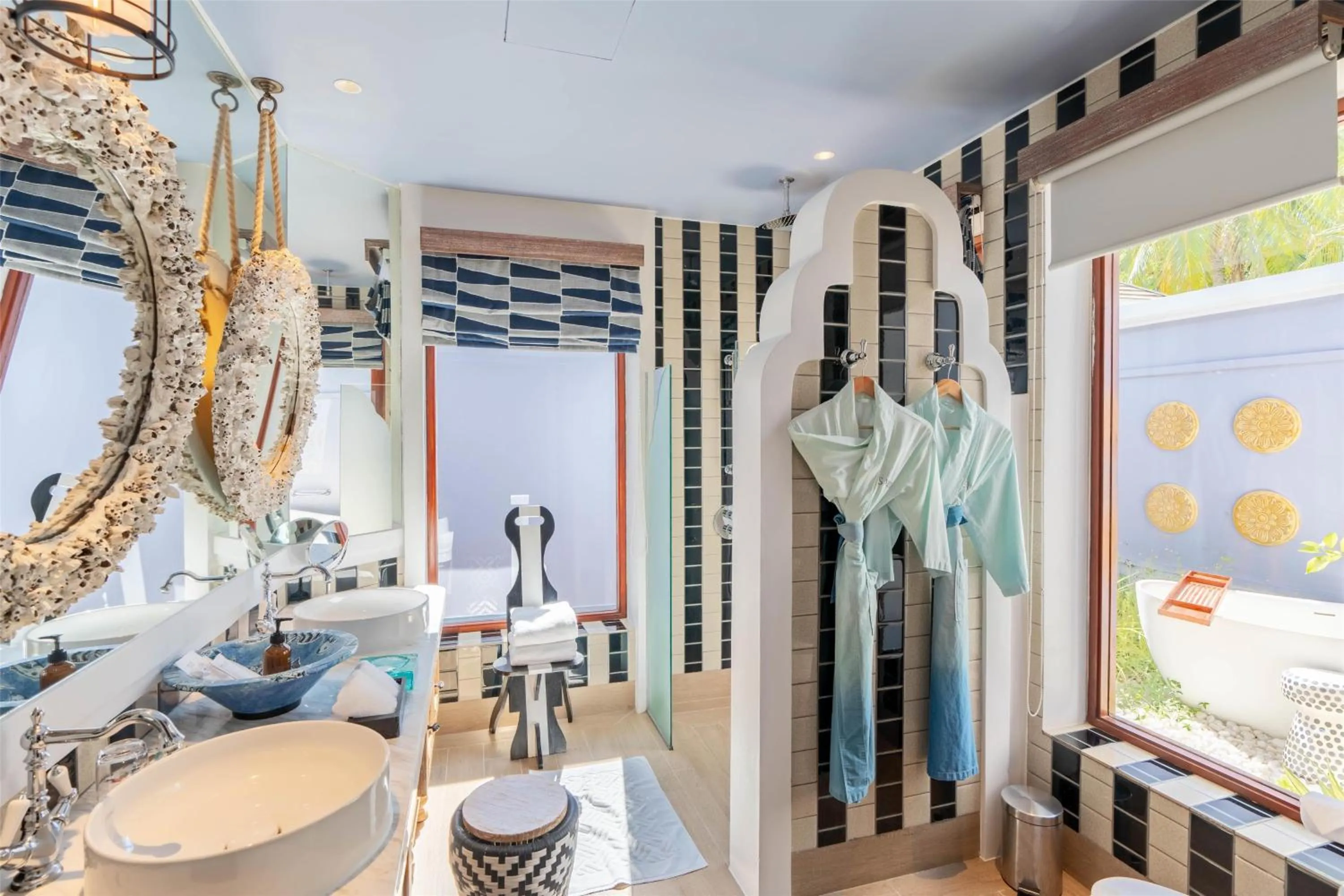 Bathroom, Bed in SAii Lagoon Maldives, Curio Collection By Hilton