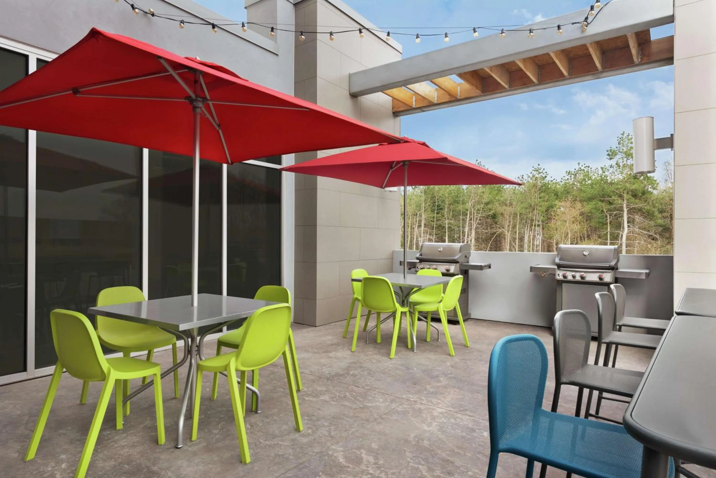 Patio in Home2 Suites By Hilton Brooklyn Park Minneapolis