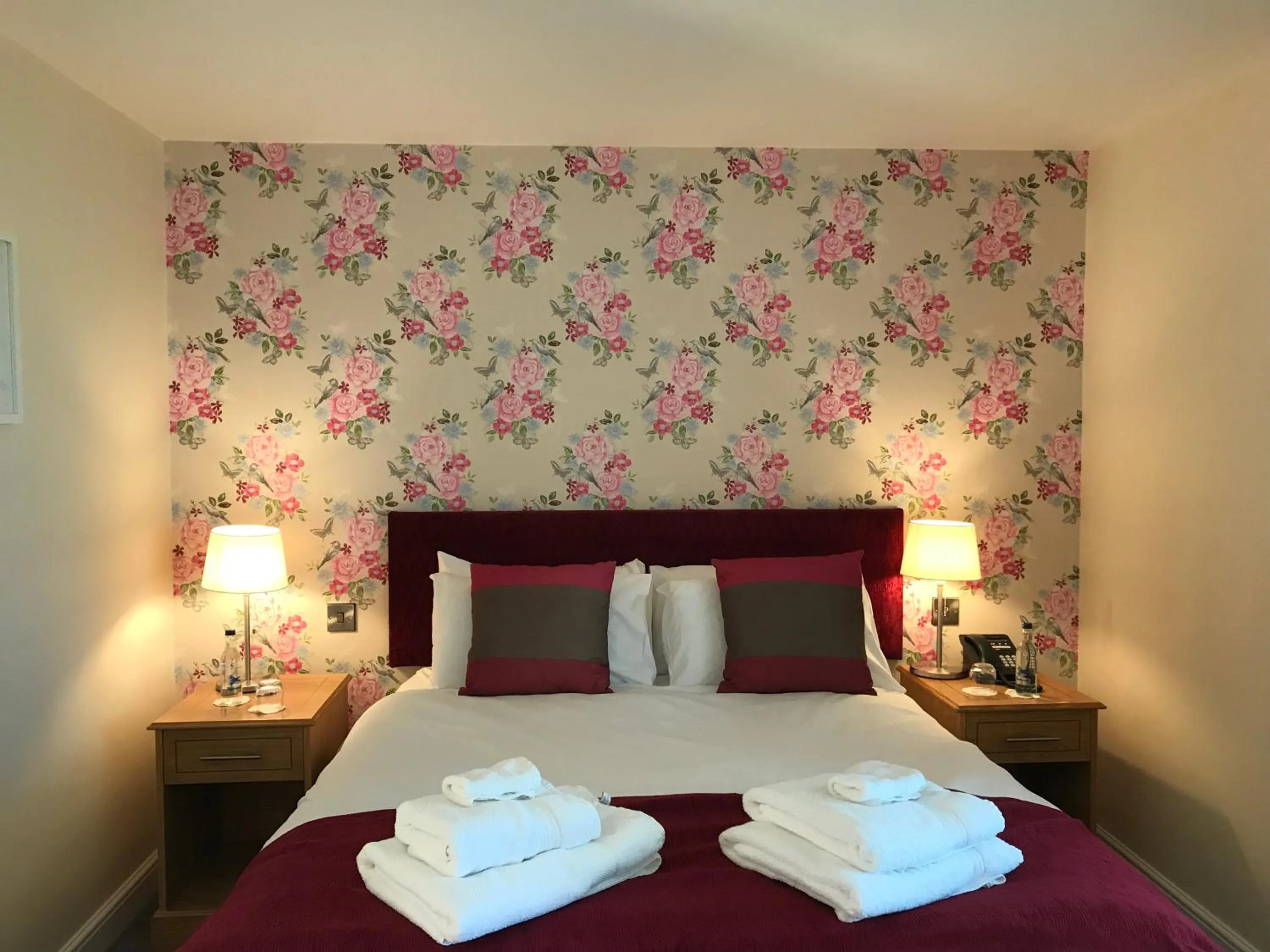 Bedroom, Bed in The Bird in Hand