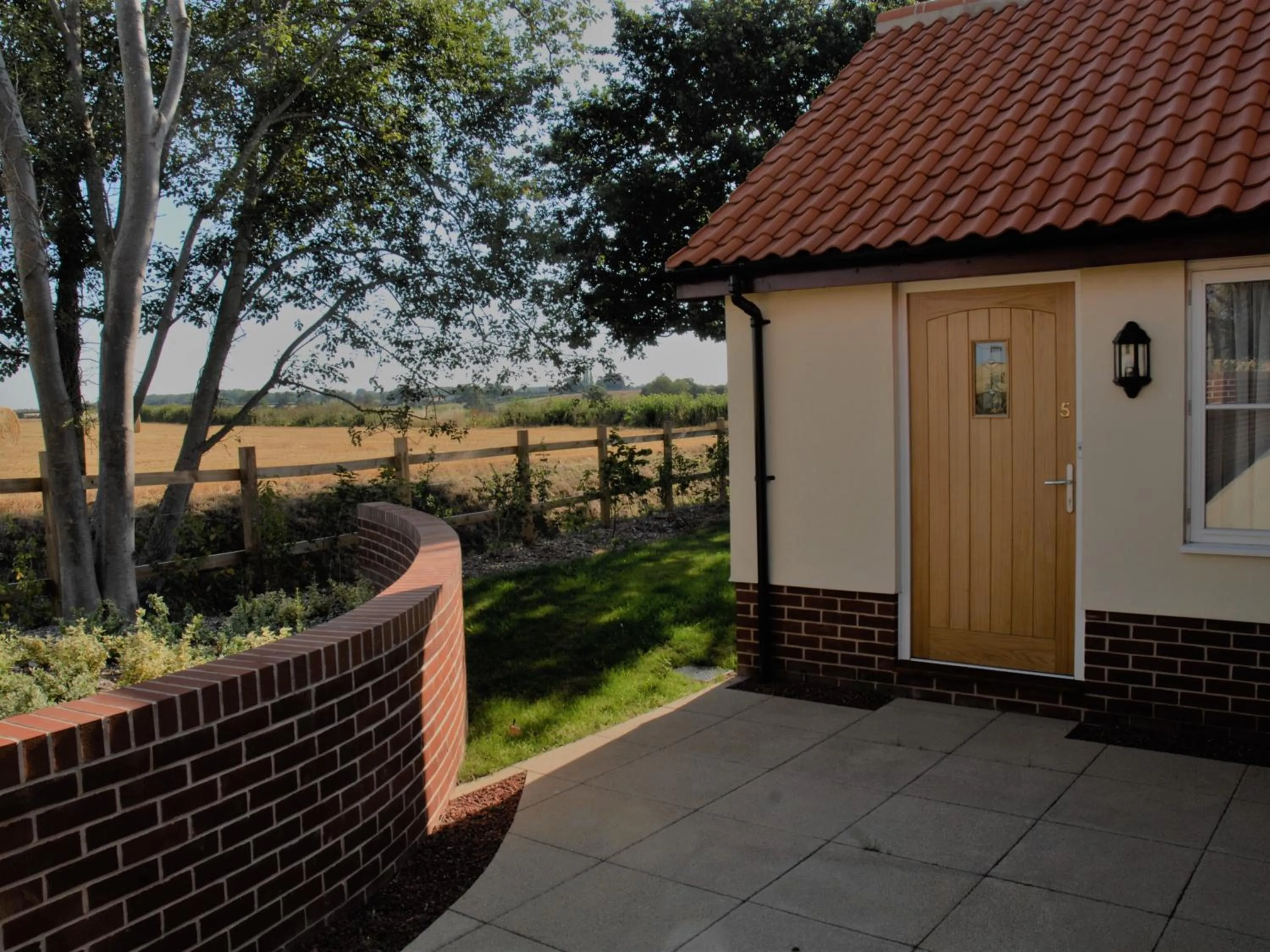 Property building in The Bird in Hand