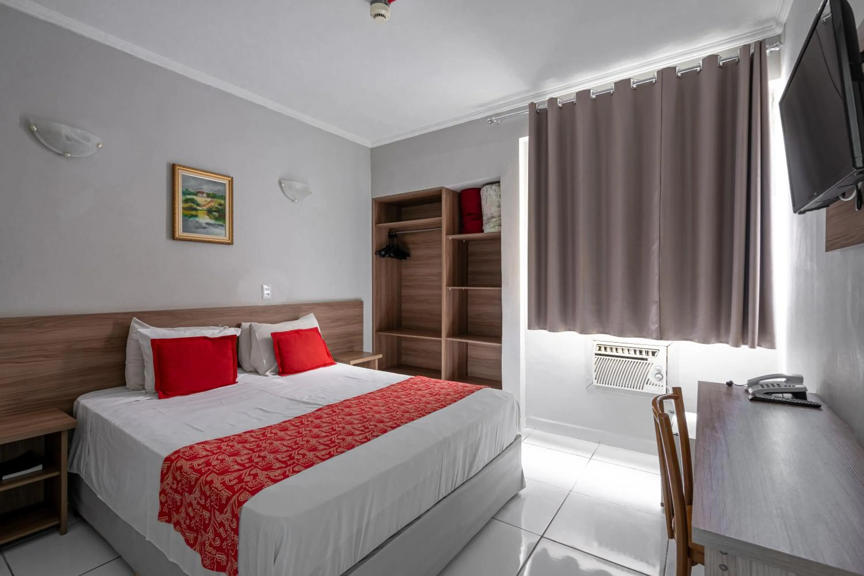 Bedroom, Bed in Plaza Hotel São José dos Campos