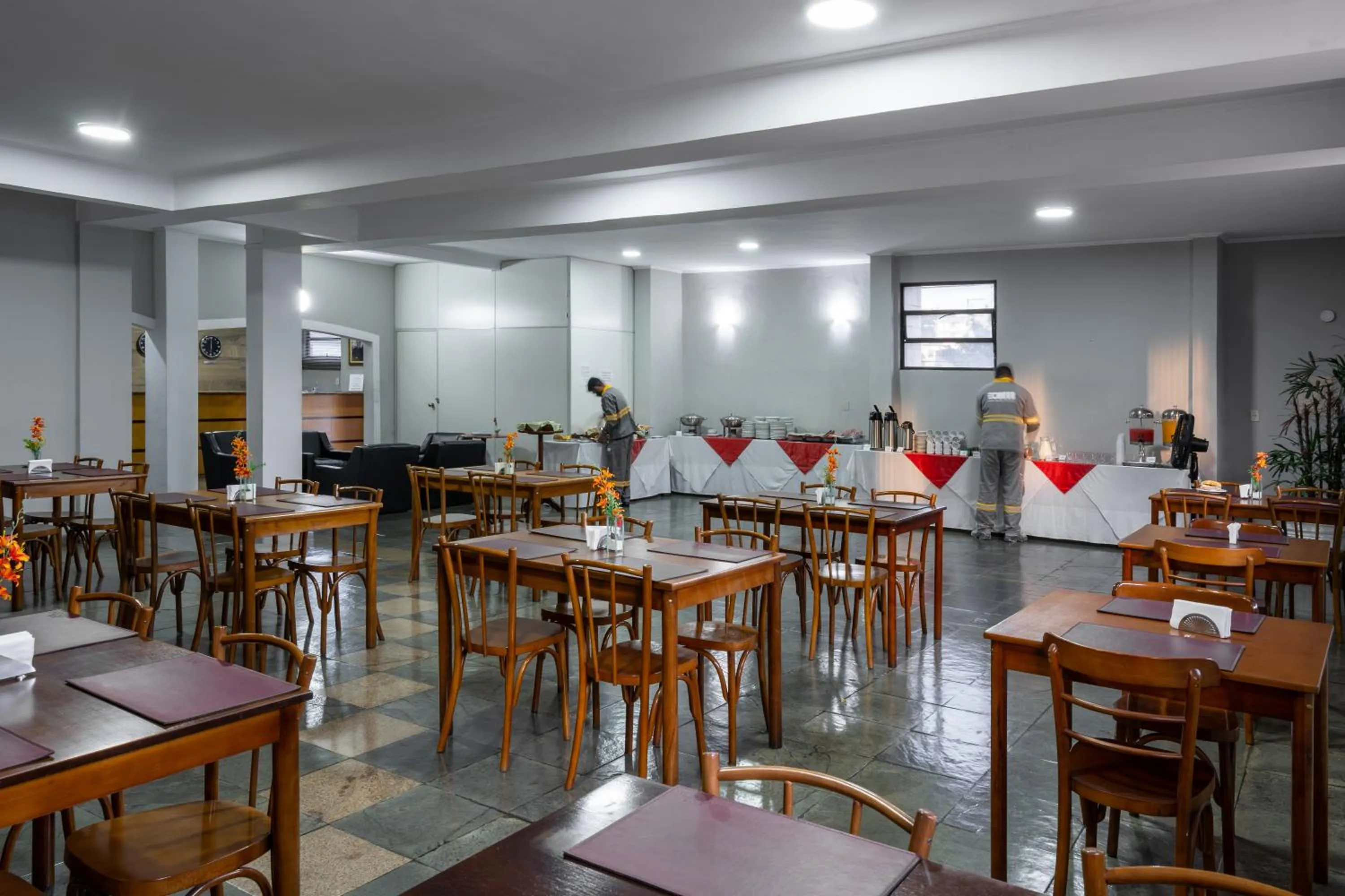 Restaurant/places to eat in Plaza Hotel São José dos Campos