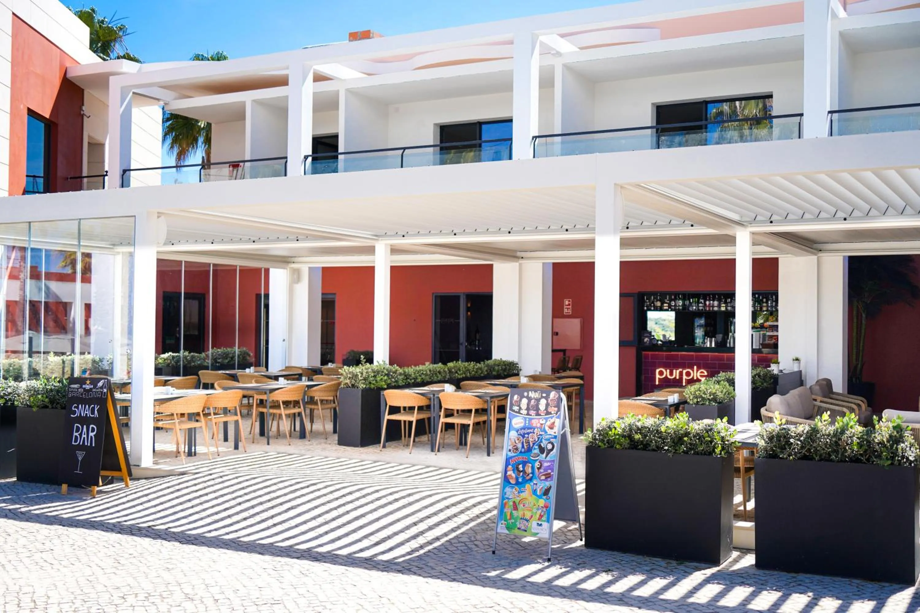 Restaurant/places to eat in Vitors Village