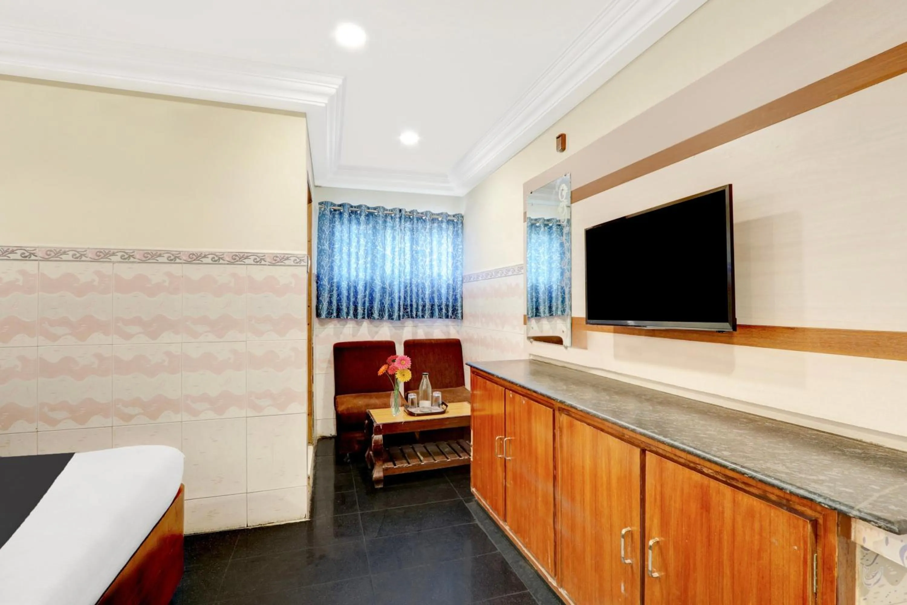 Bedroom in Super Hotel O Hanuman Pet Near Railway Station