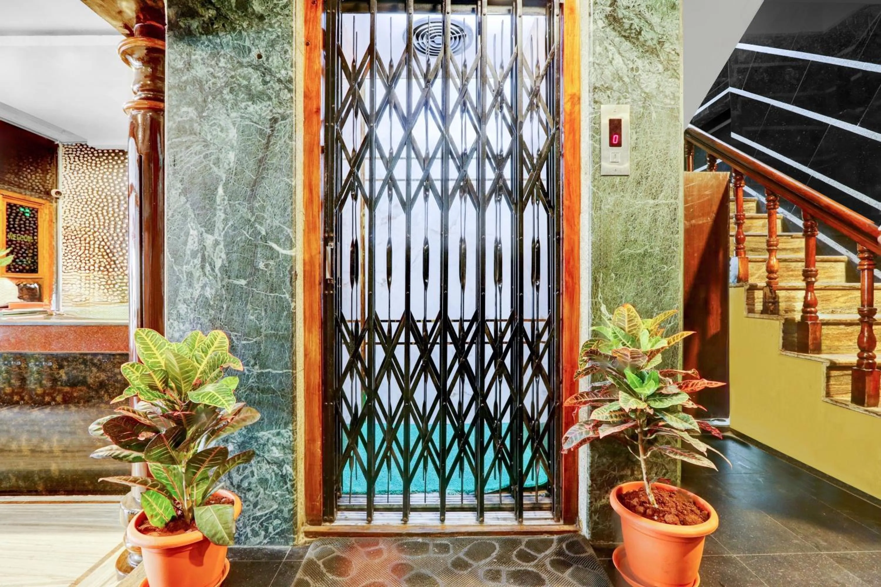 Lobby or reception in Super Hotel O Hanuman Pet Near Railway Station