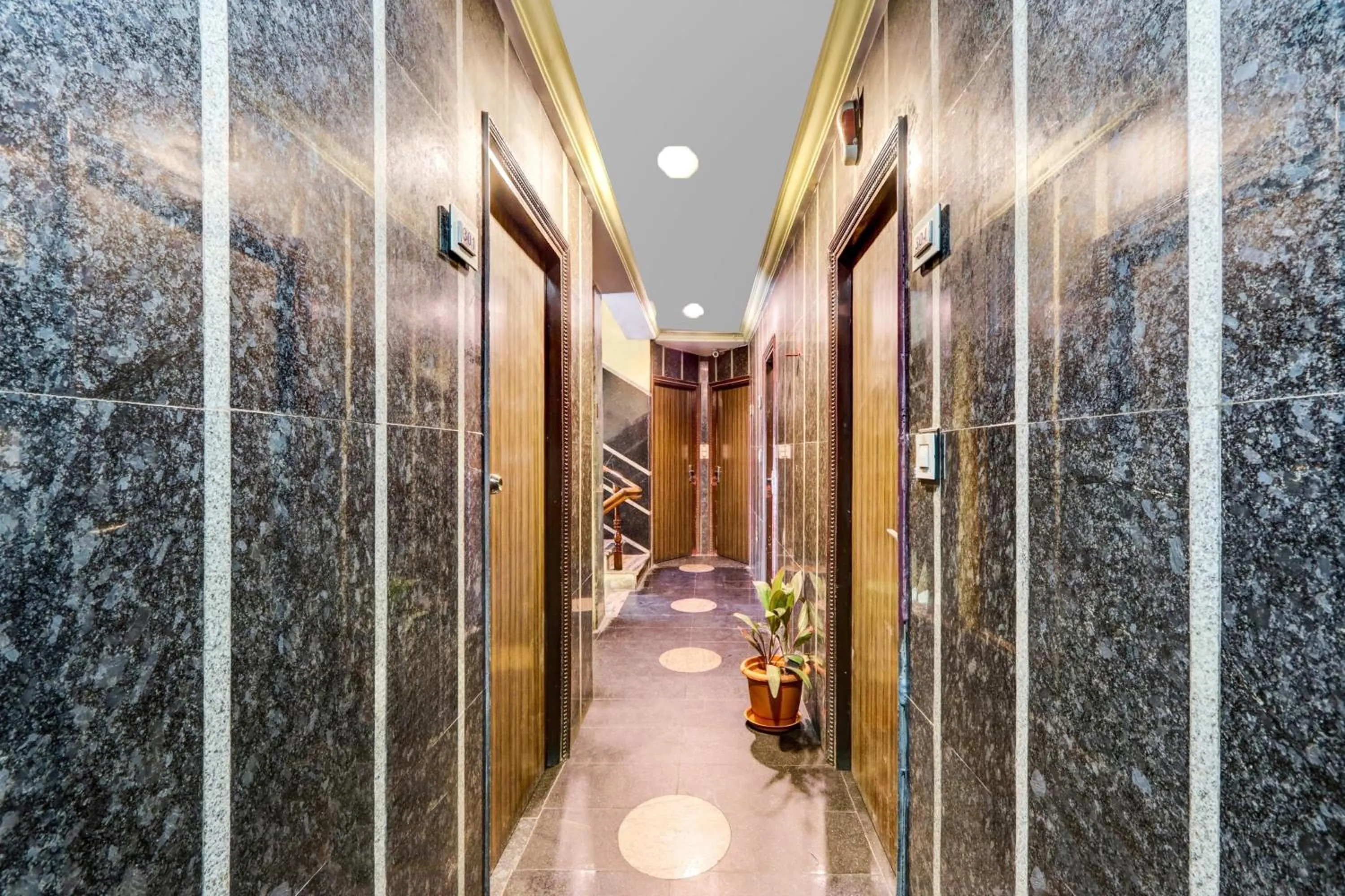 Lobby or reception in Super Hotel O Hanuman Pet Near Railway Station