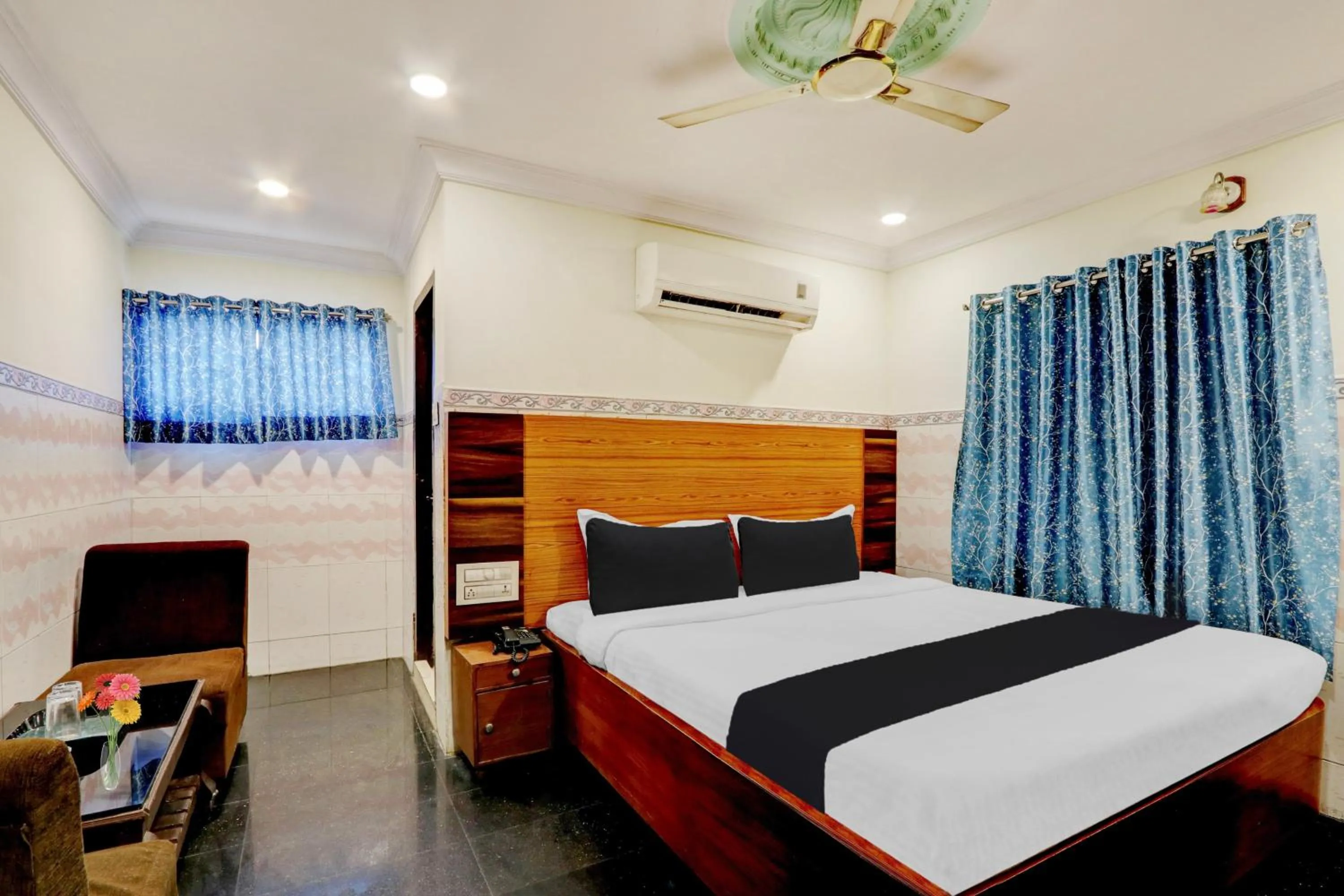 Bedroom, Bed in Super Hotel O Hanuman Pet Near Railway Station