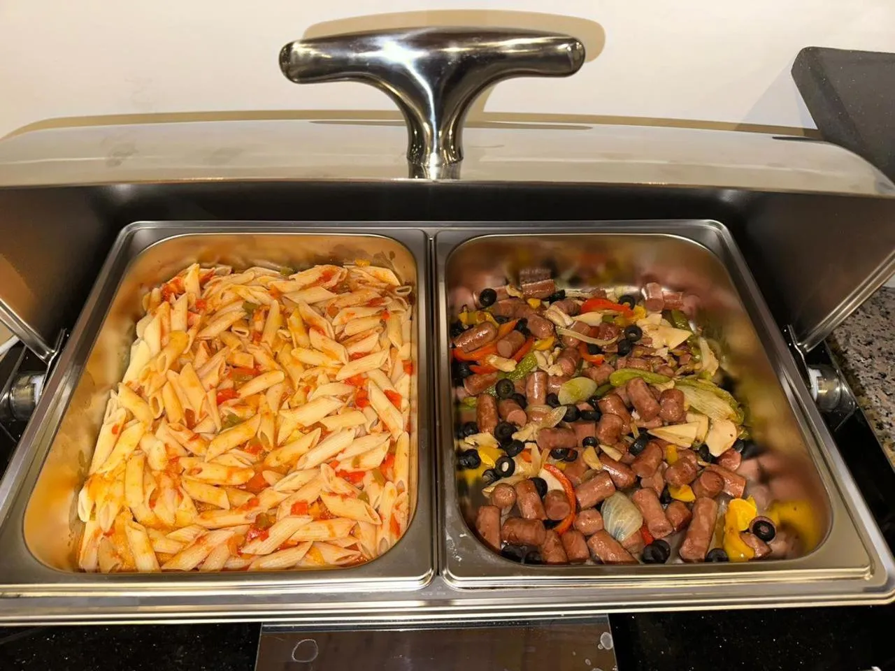 Restaurant/places to eat in Petra Sky Hotel