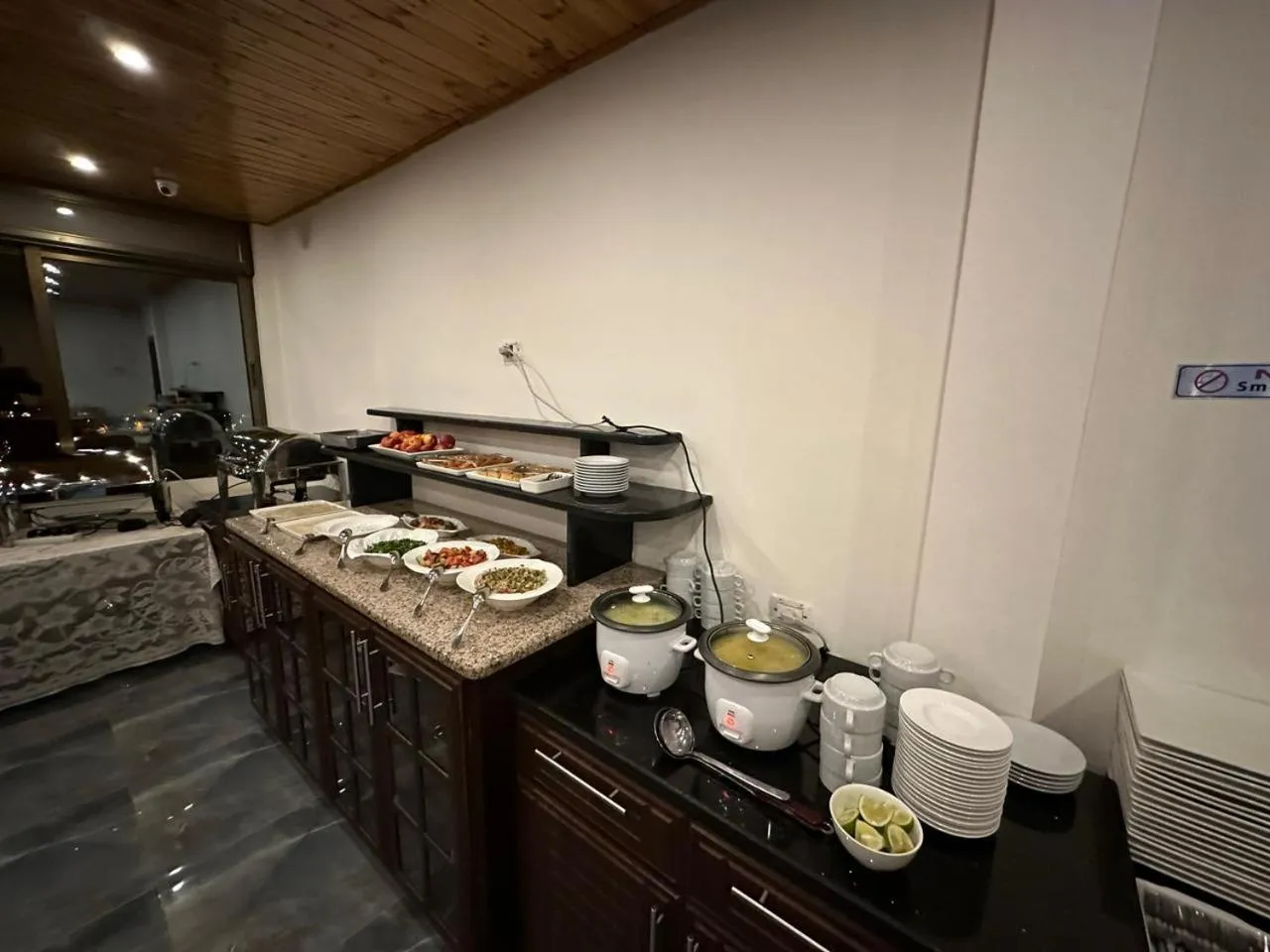 Restaurant/places to eat in Petra Sky Hotel