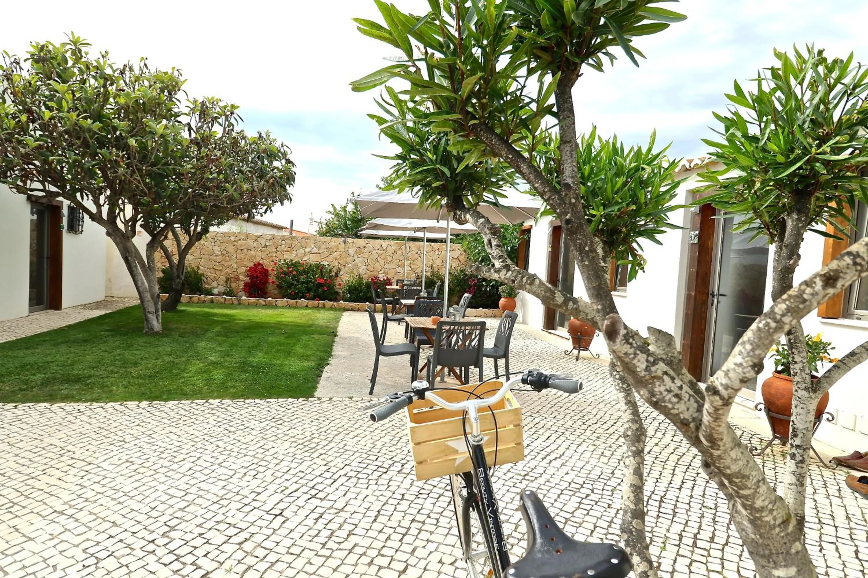 Patio in Lost & Found - Guesthouse & Suites