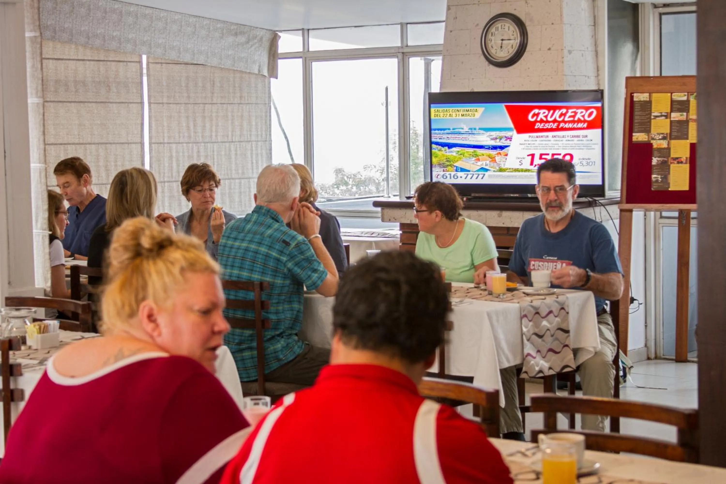 Buffet breakfast in Samana Hotel