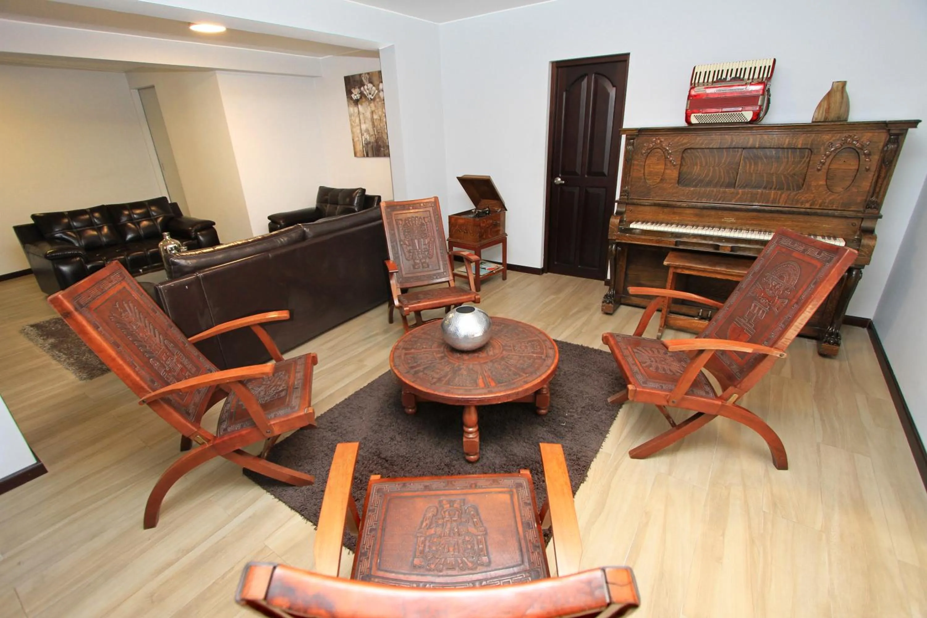 Lounge or bar in Samana Hotel