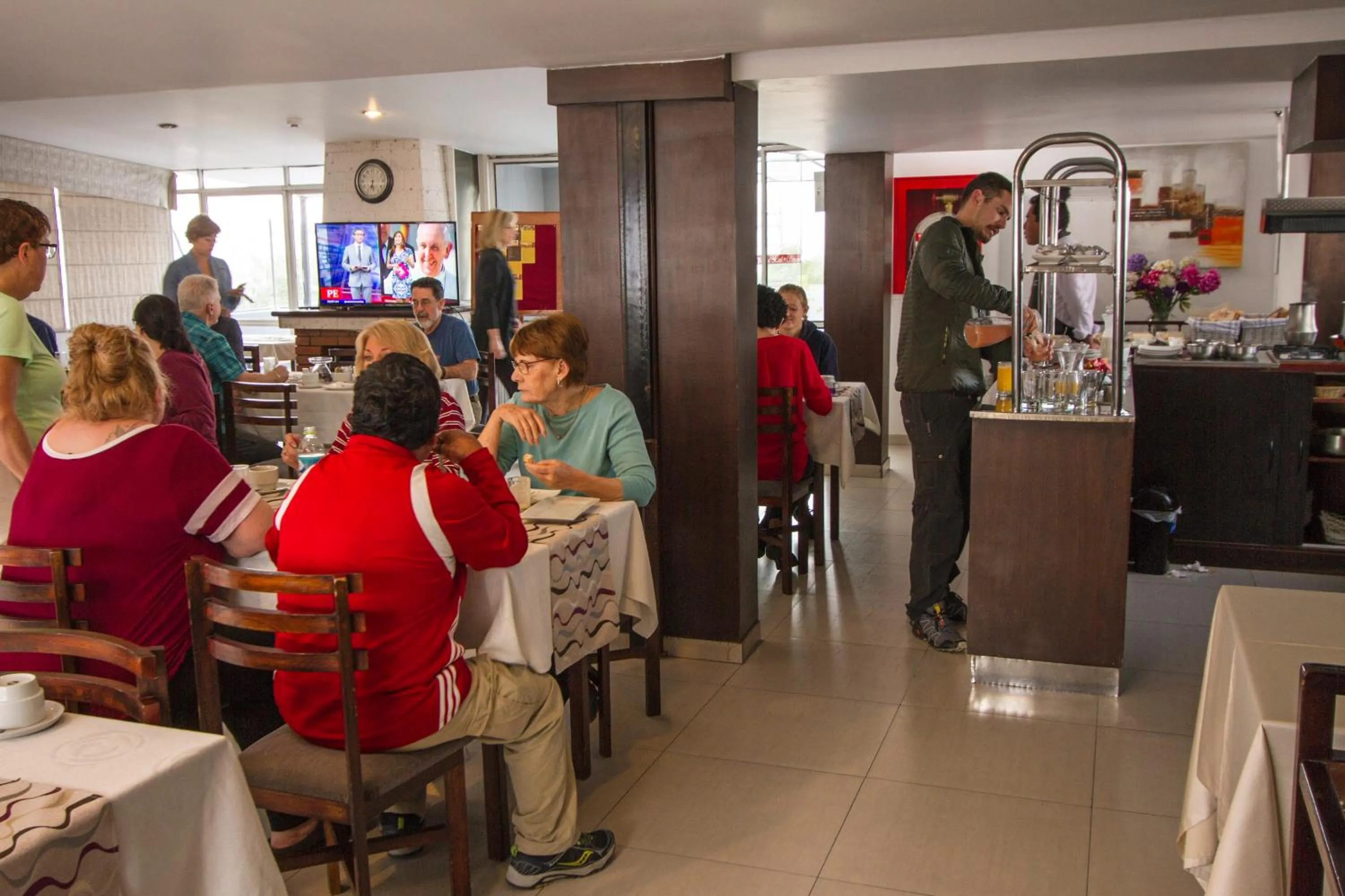 Buffet breakfast in Samana Hotel