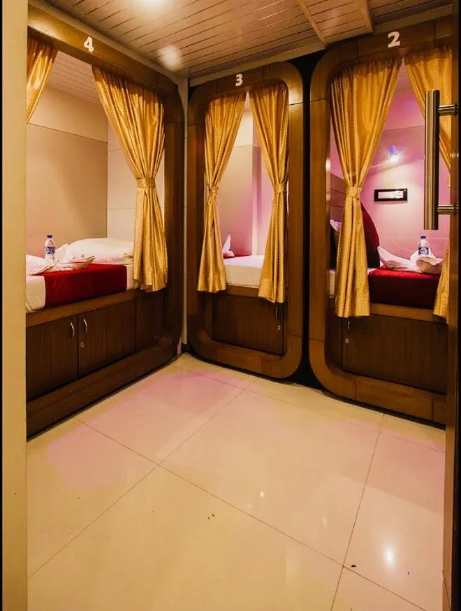 Bed in Qubestay Airport Capsule Hotel & Hostel