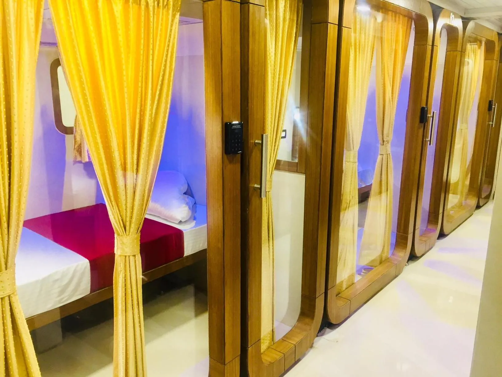 Property building, Bed in Qubestay Airport Capsule Hotel & Hostel