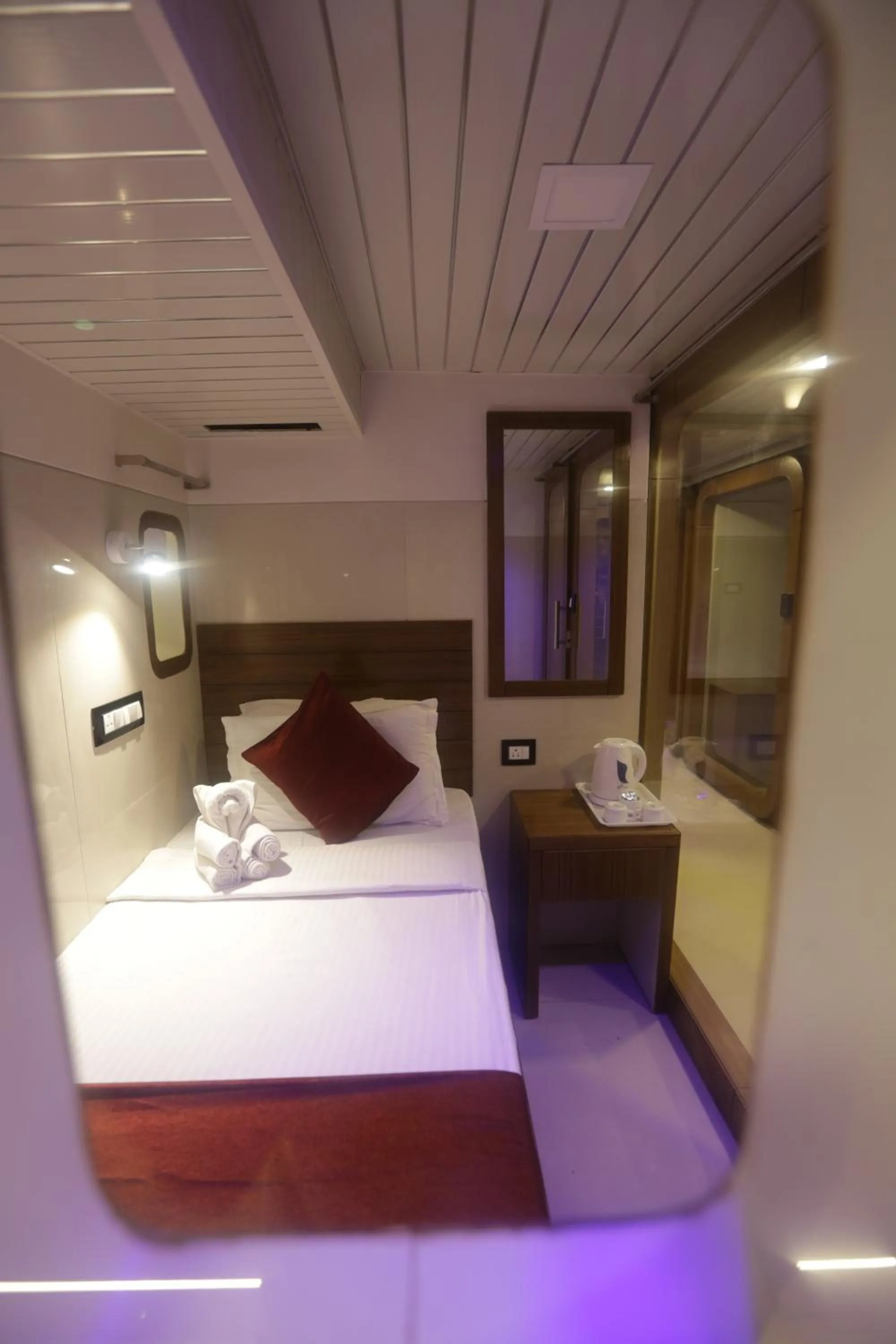 Bed in Qubestay Airport Capsule Hotel & Hostel