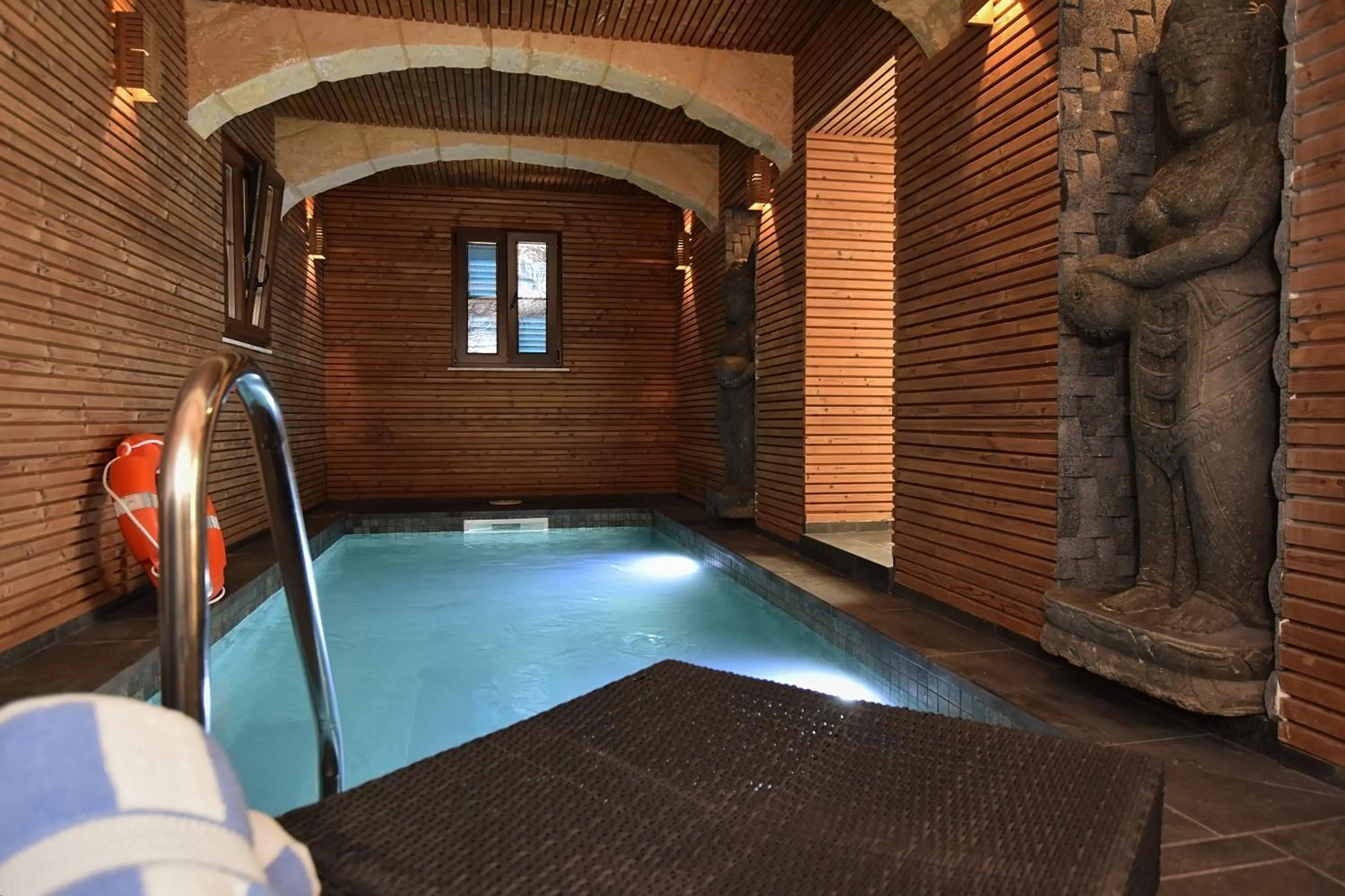 Chapel 5 Boutique Suites B&B