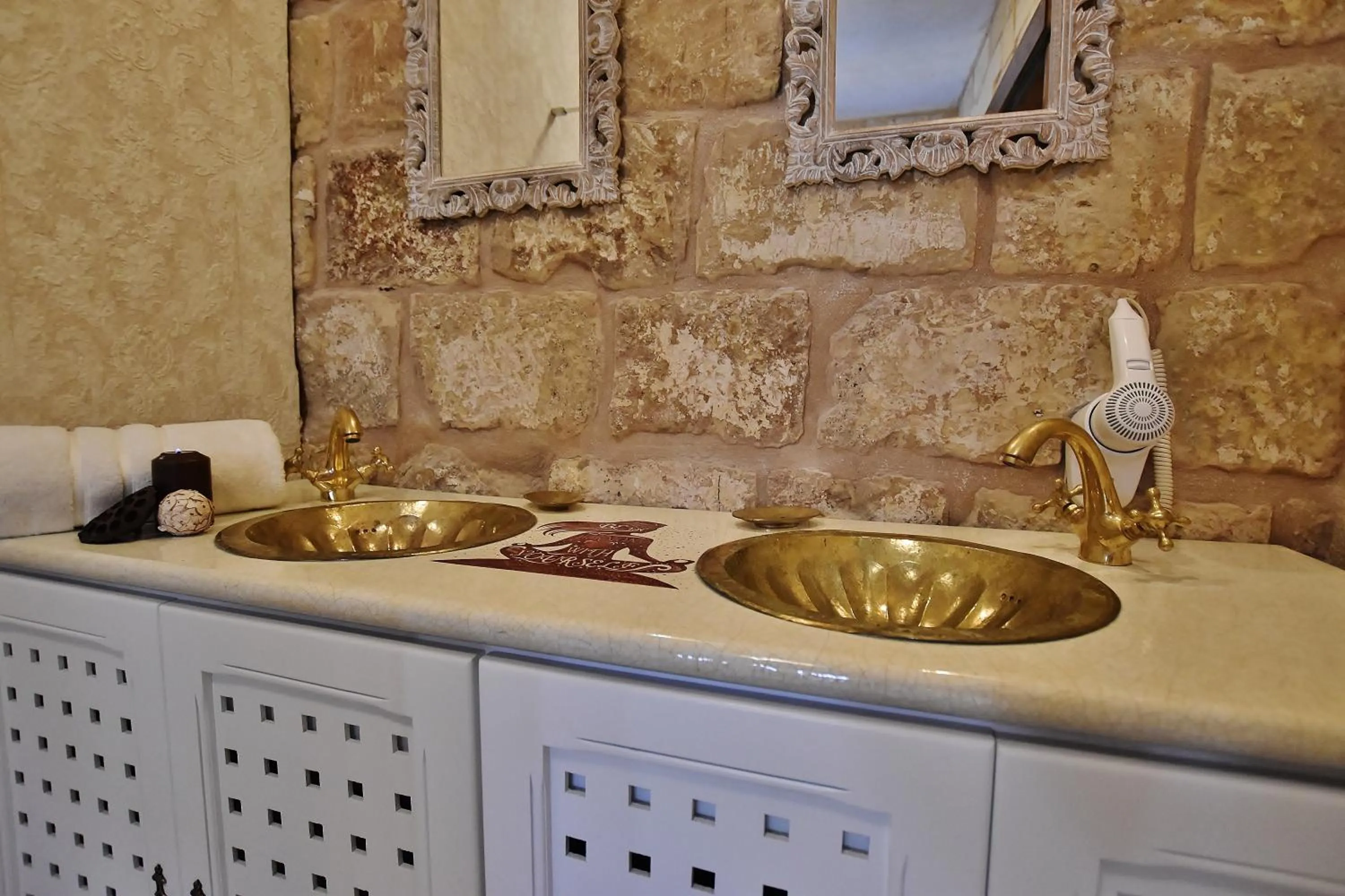 Bathroom in Chapel 5 Boutique Suites B&B