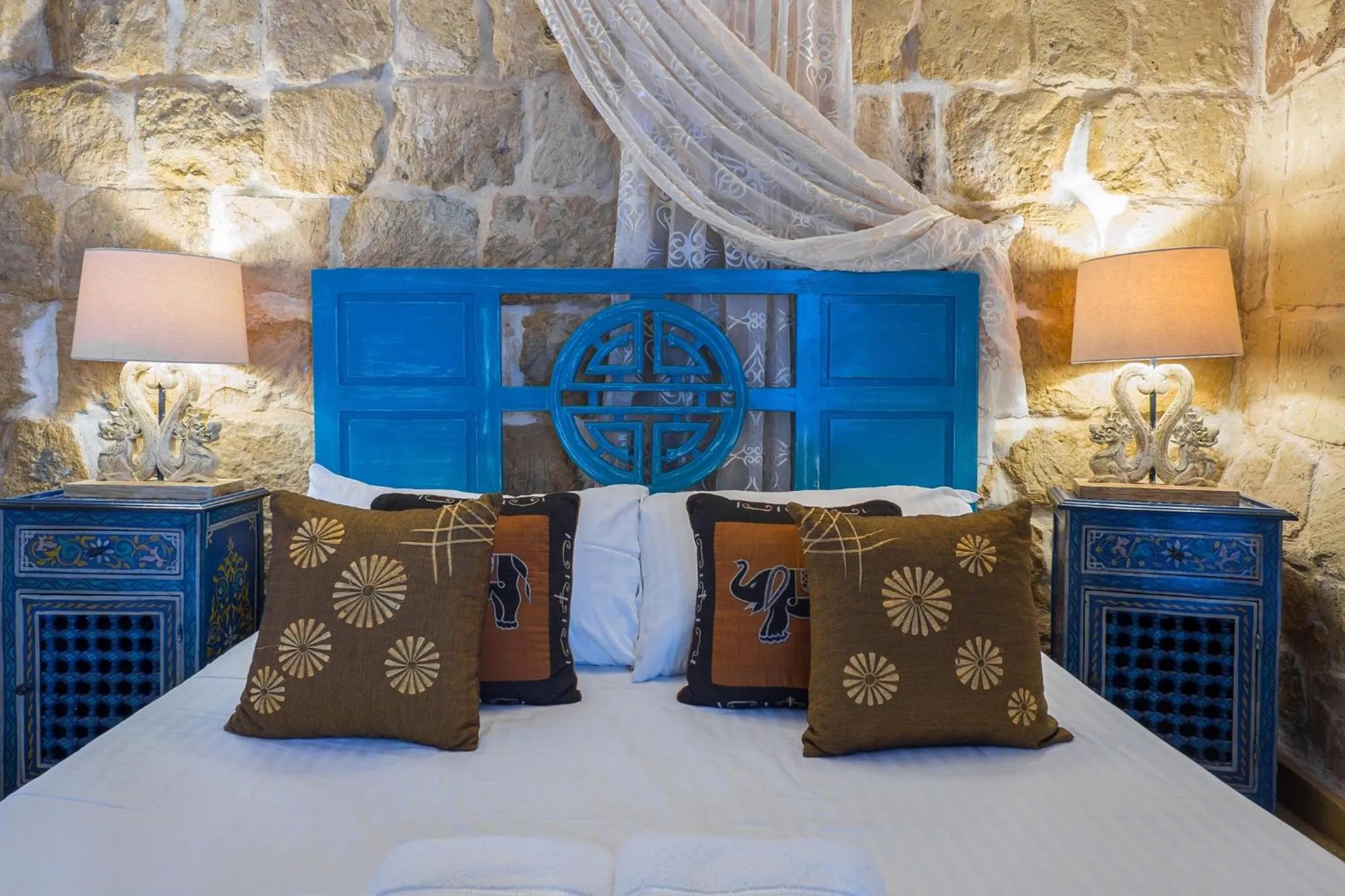 Bed in Chapel 5 Boutique Suites B&B