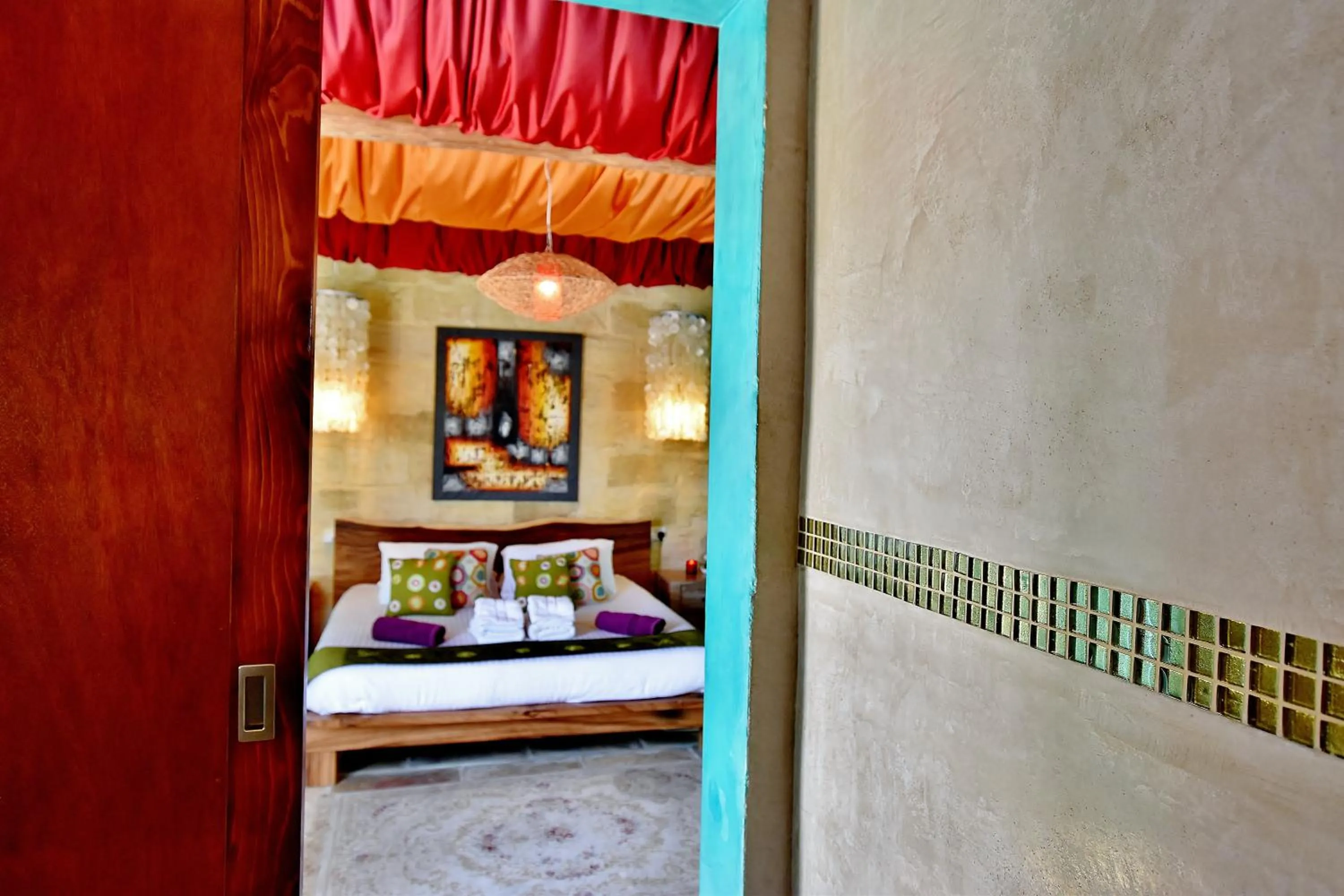 Bed in Chapel 5 Boutique Suites B&B