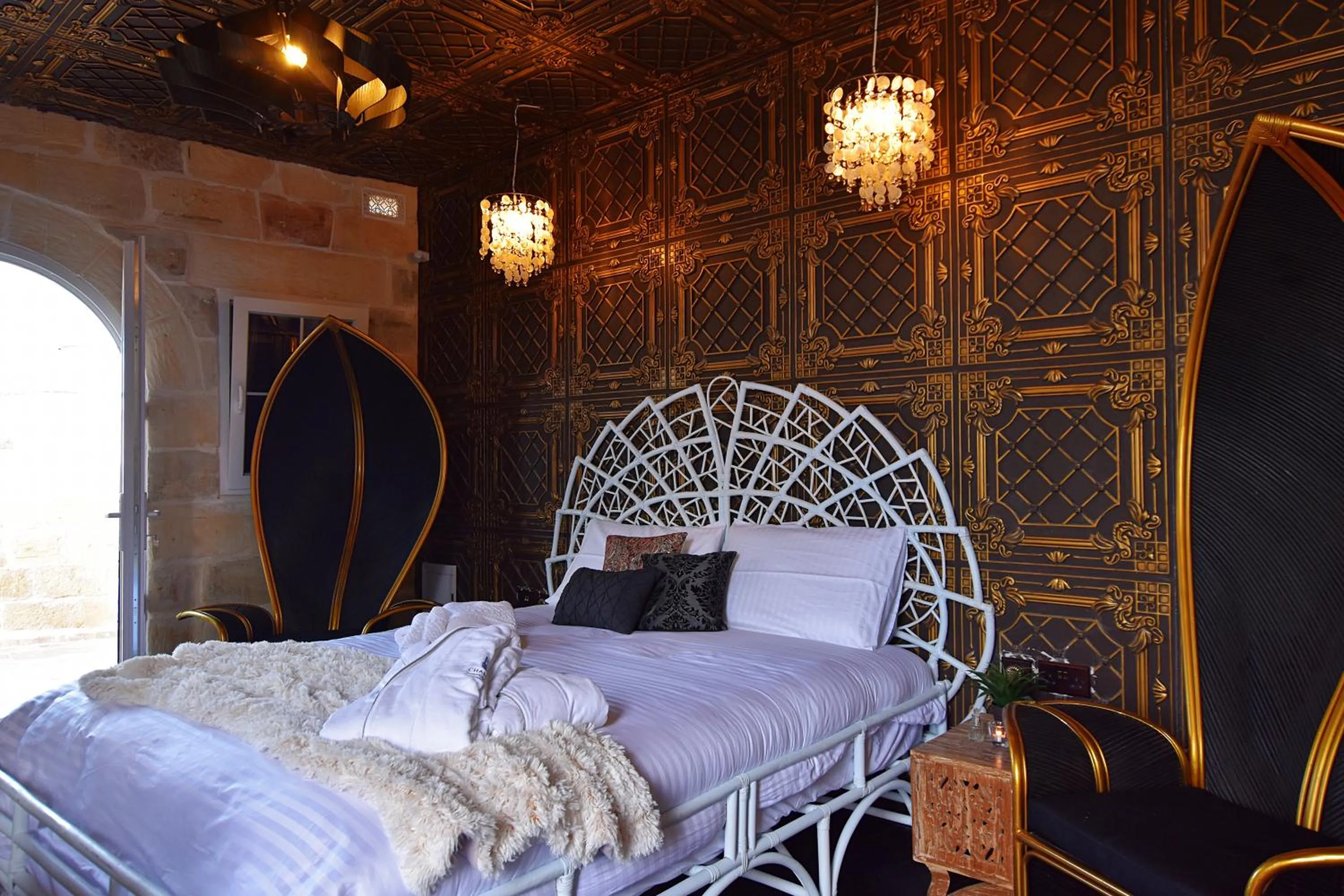 Bed in Chapel 5 Boutique Suites B&B