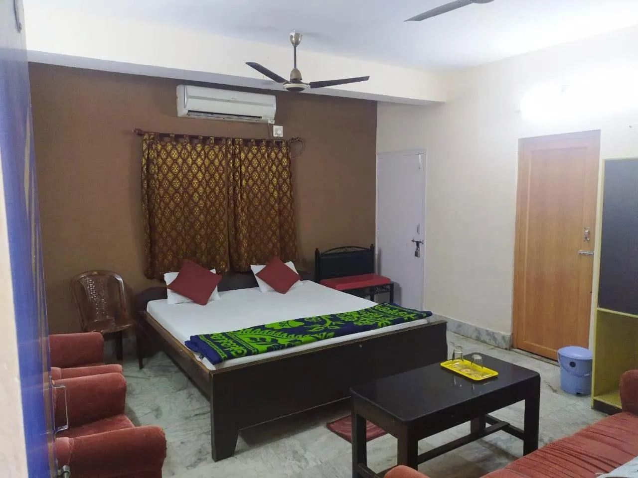 View (from property/room), Bed in M/s HOTEL DIWAN INTERNATIONAL