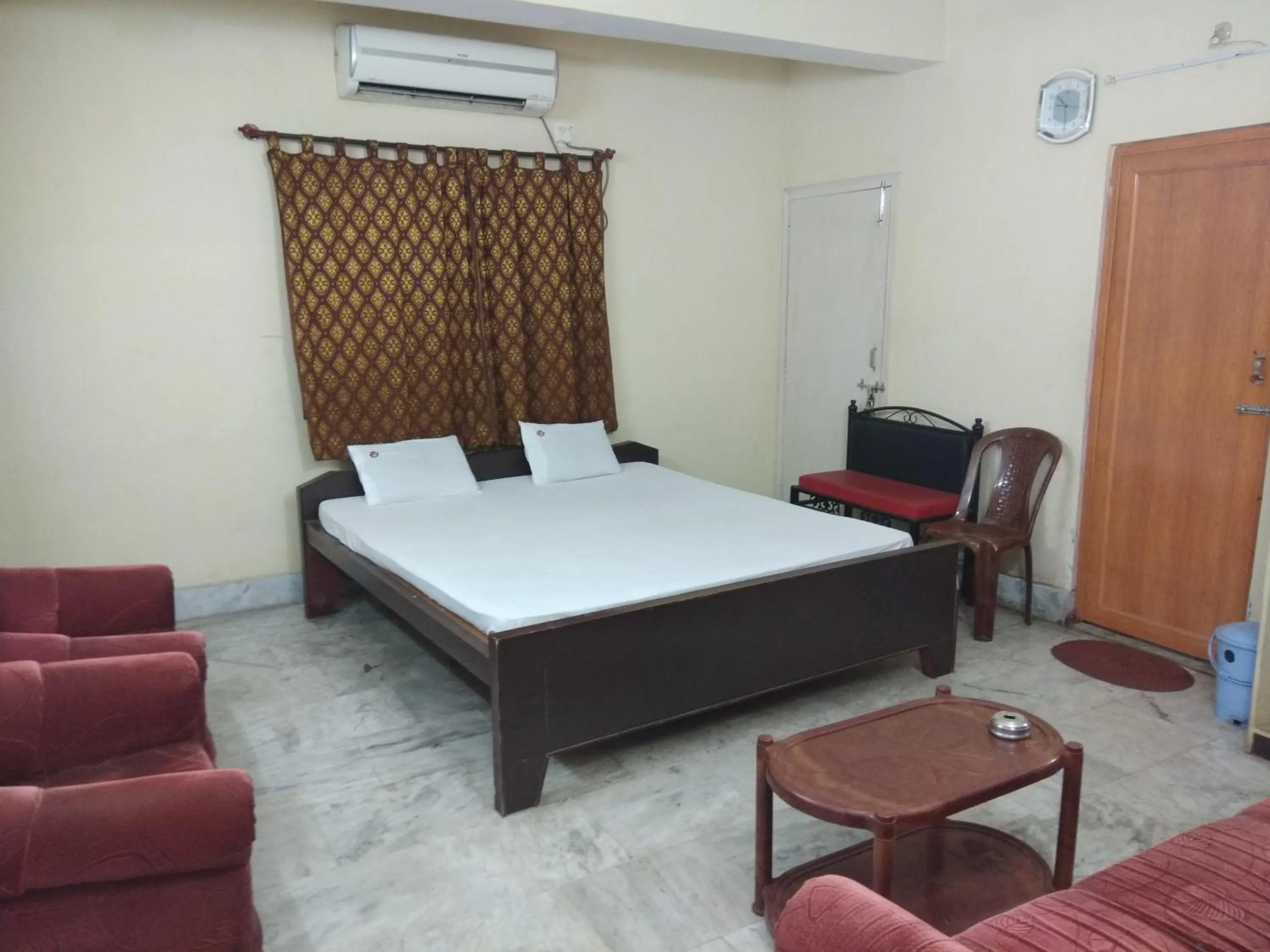 Photo of the whole room, Bed in M/s HOTEL DIWAN INTERNATIONAL