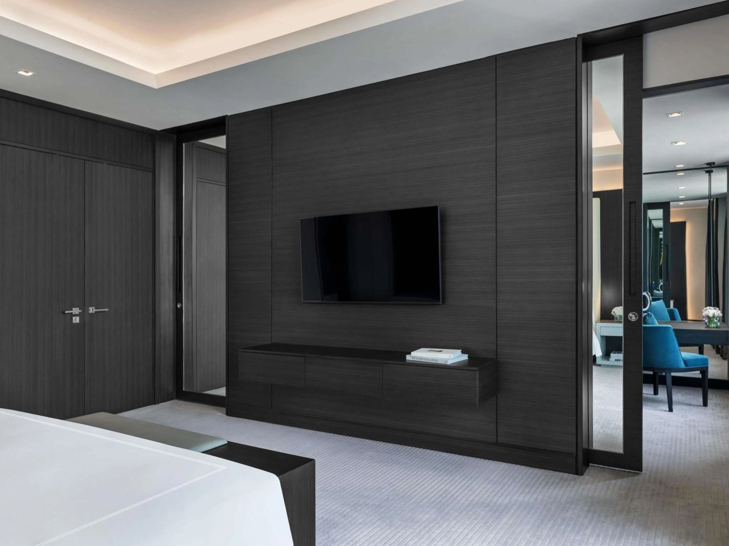 Bedroom, Bed in Fairmont Riyadh