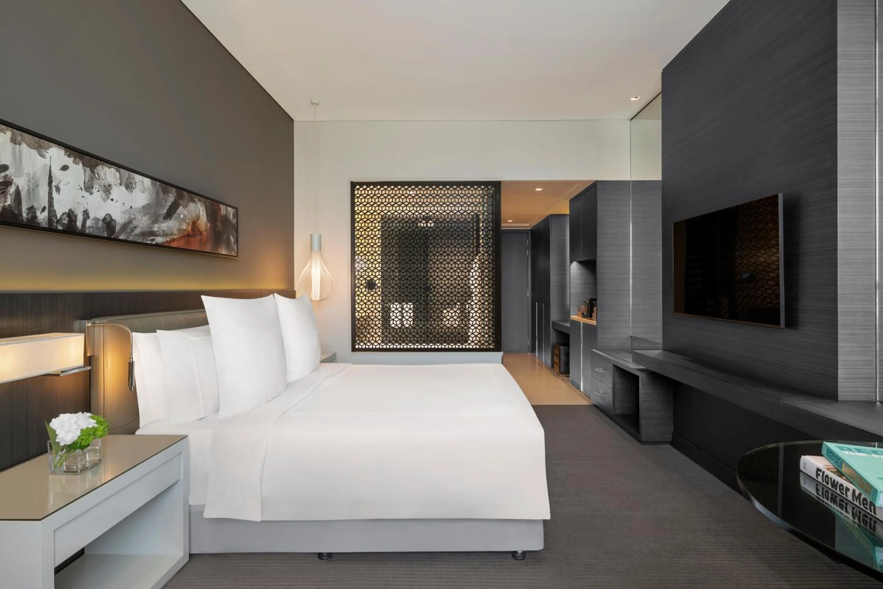 Bed in Fairmont Riyadh