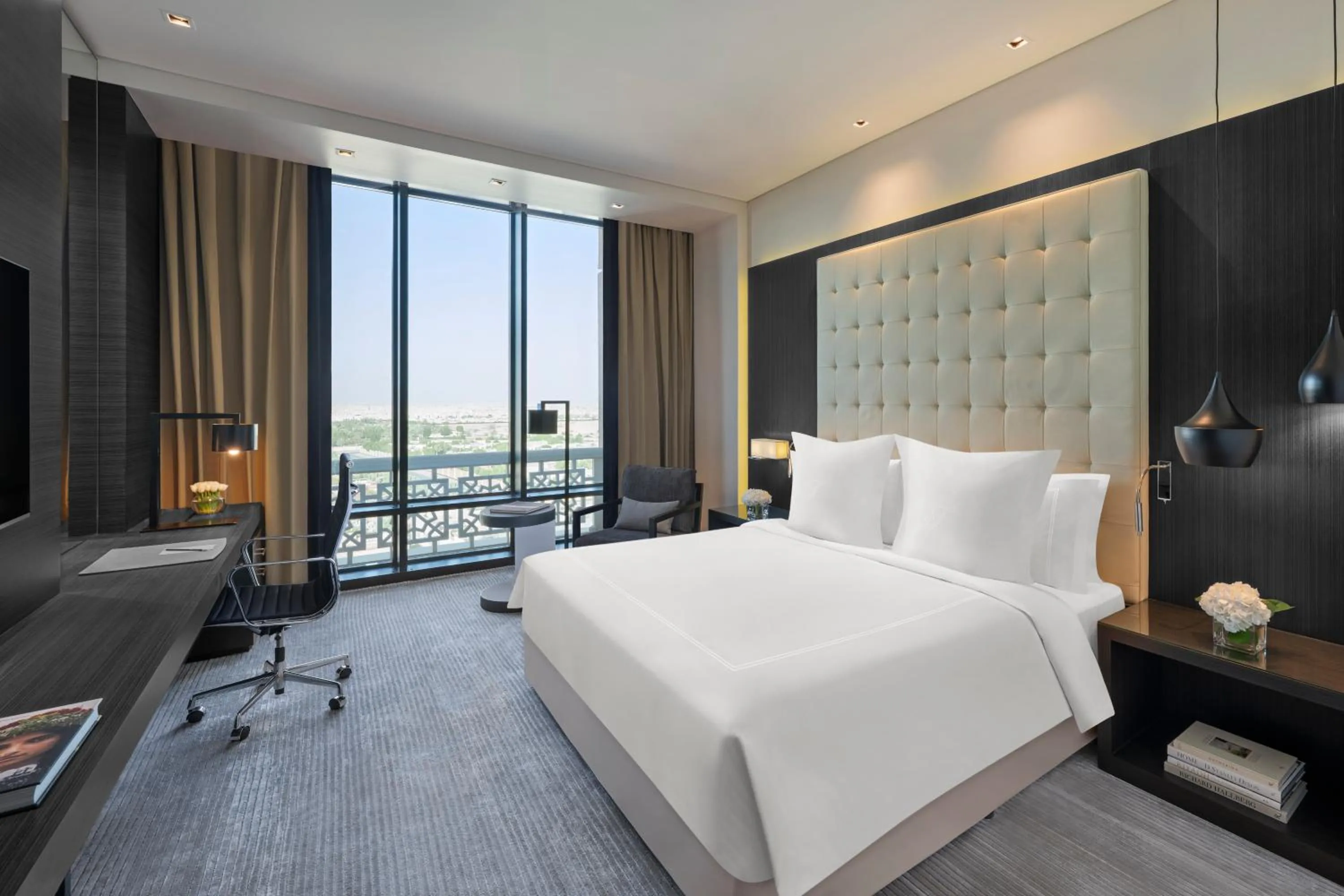 Bed in Fairmont Riyadh