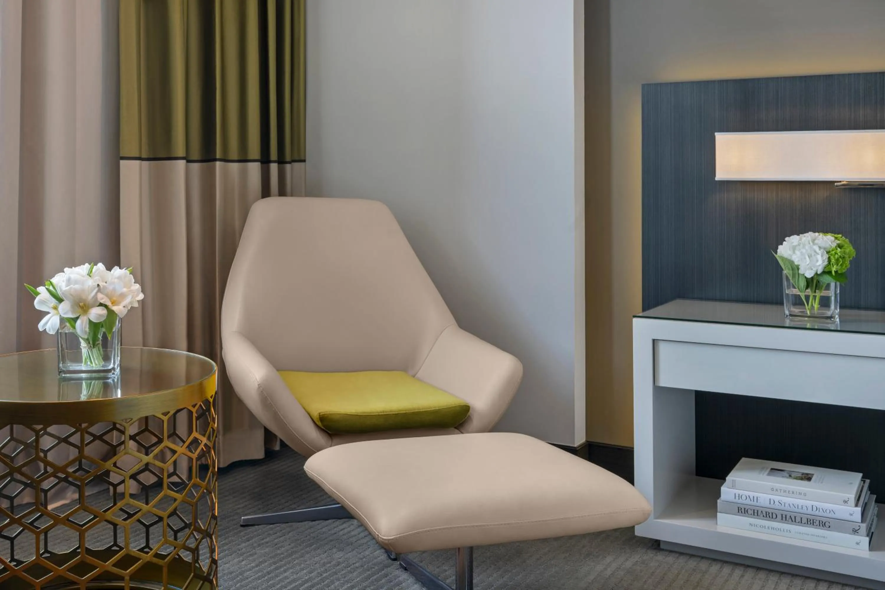 Seating area in Fairmont Riyadh