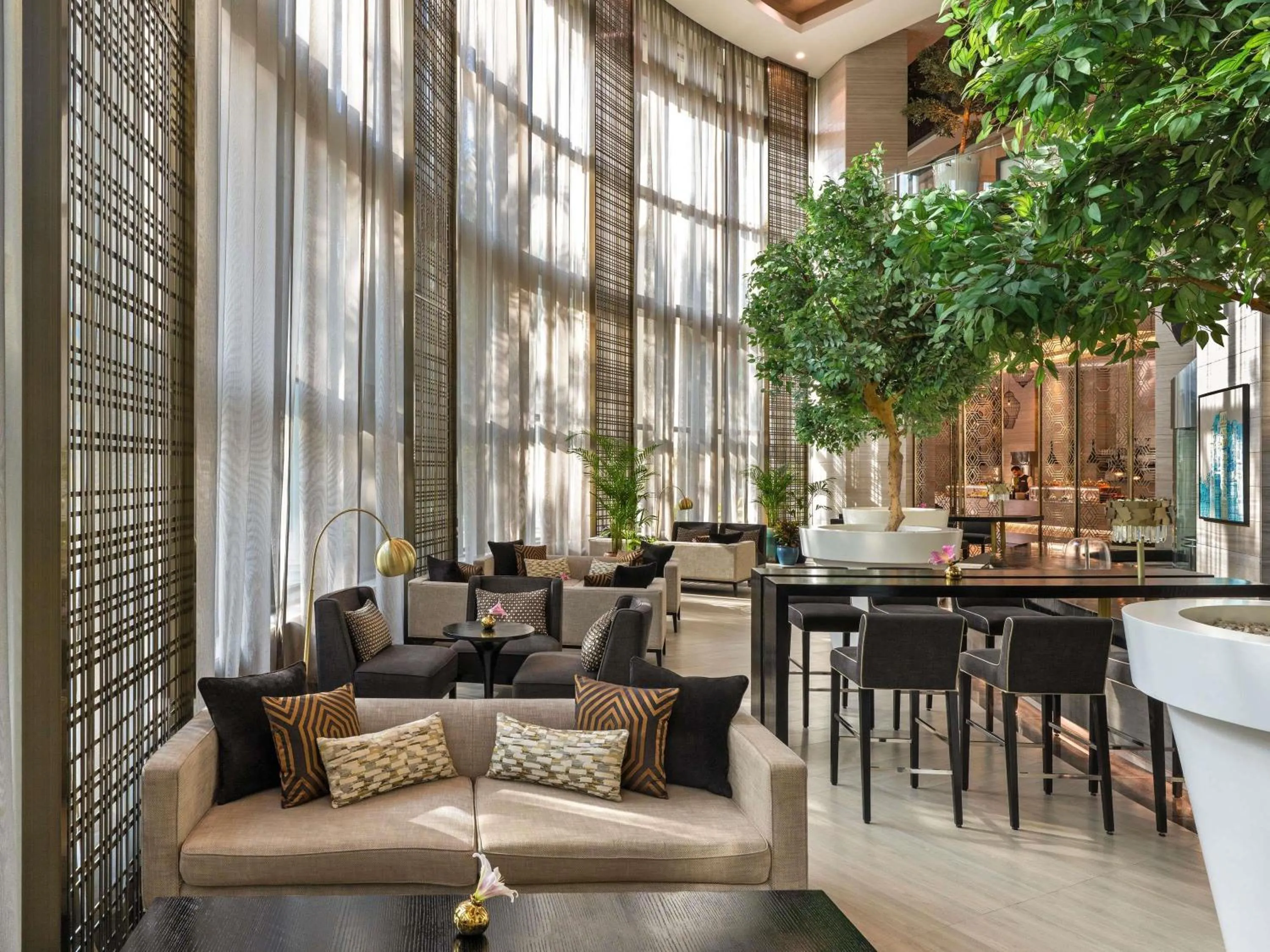 Lounge or bar in Fairmont Riyadh