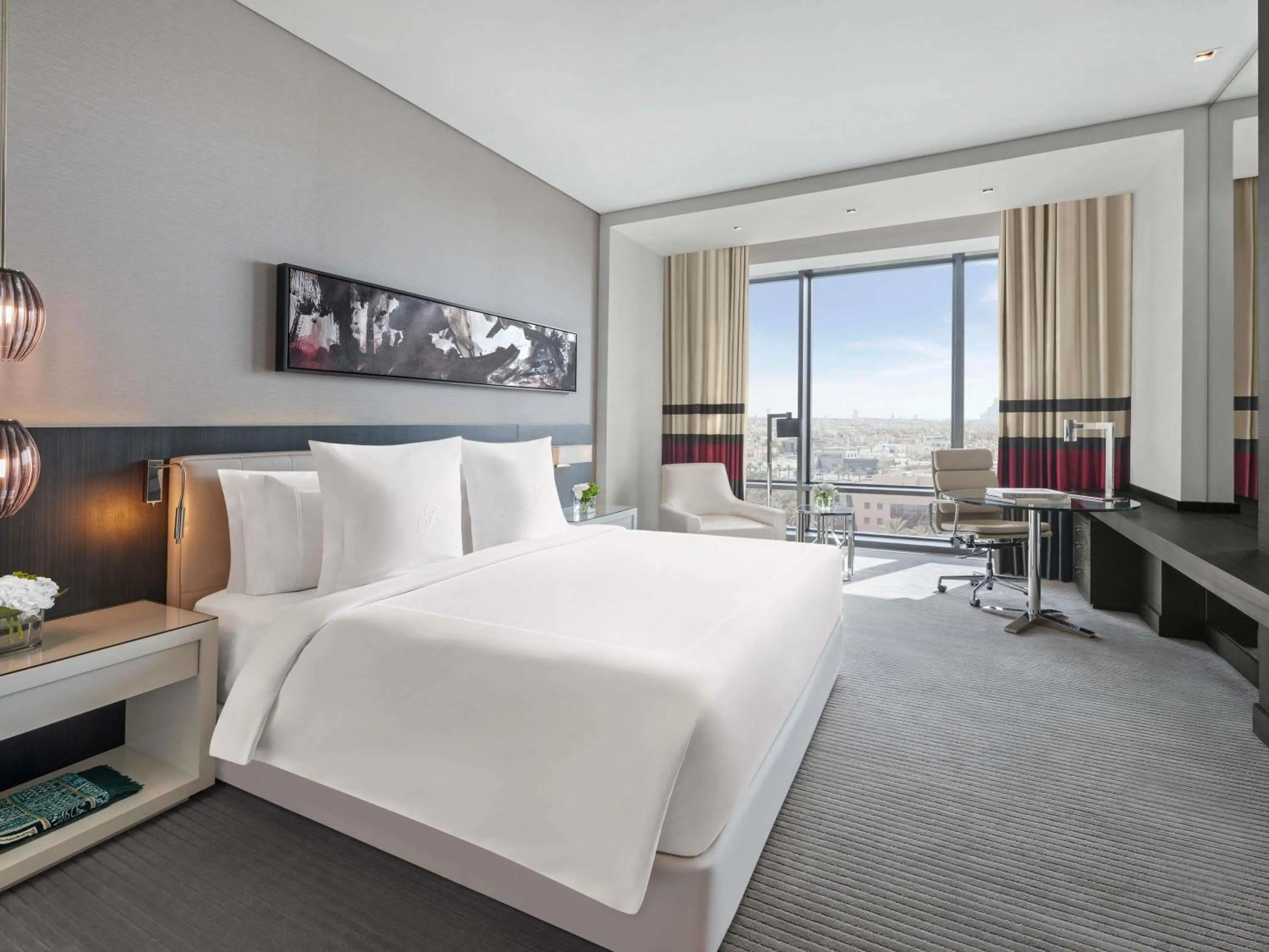 Bedroom, Bed in Fairmont Riyadh