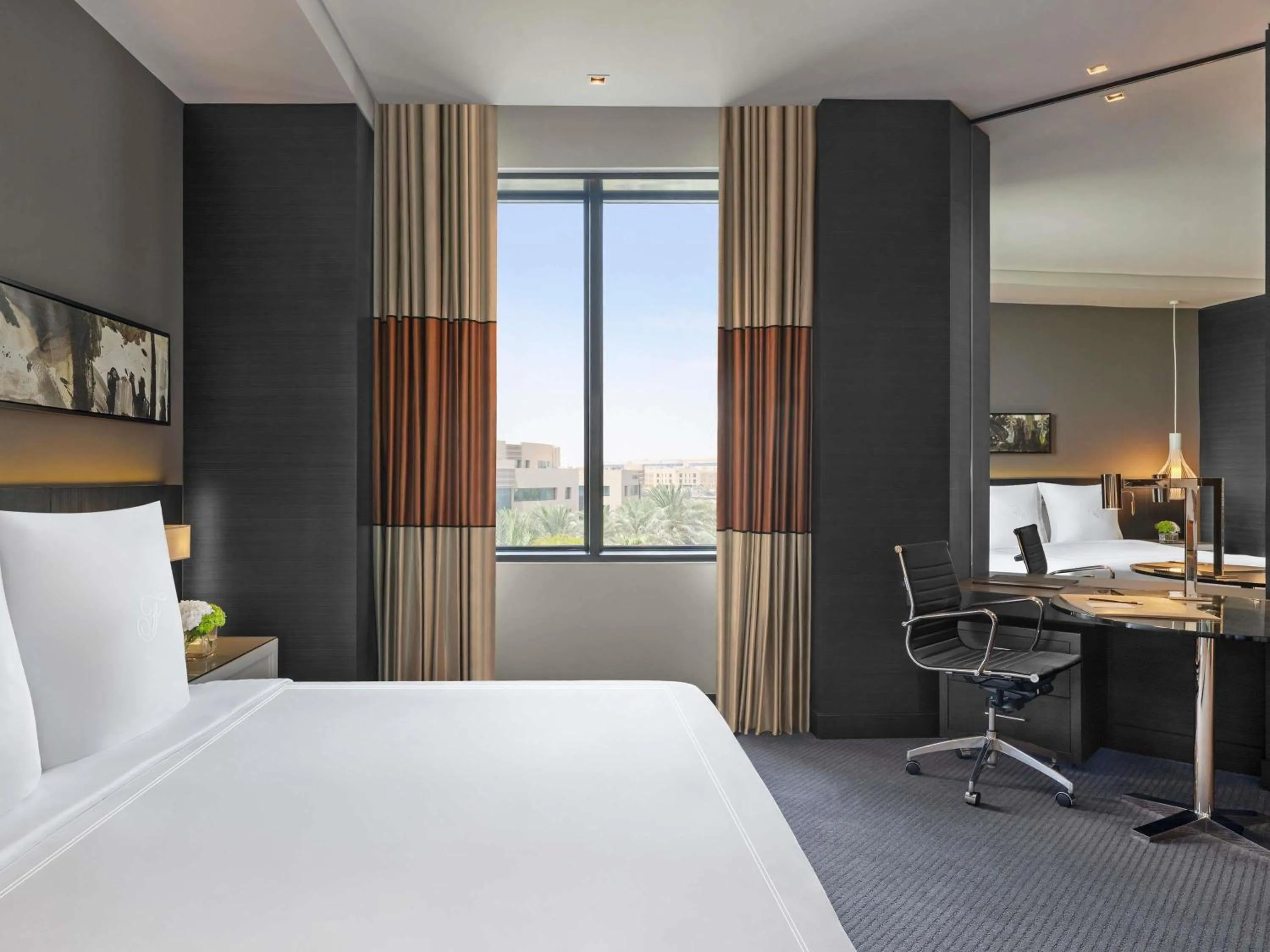 Bedroom, Bed in Fairmont Riyadh