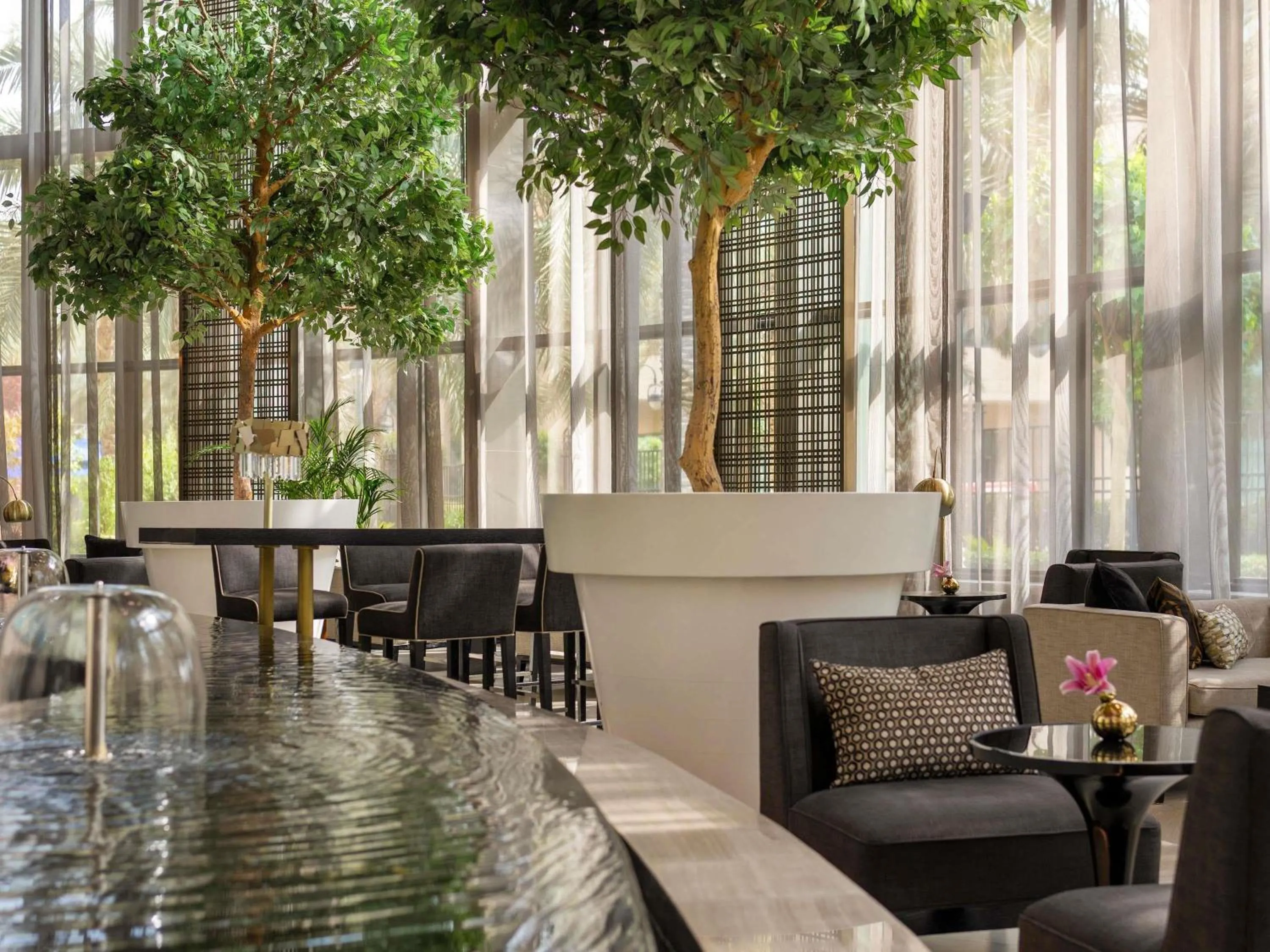 Lounge or bar in Fairmont Riyadh