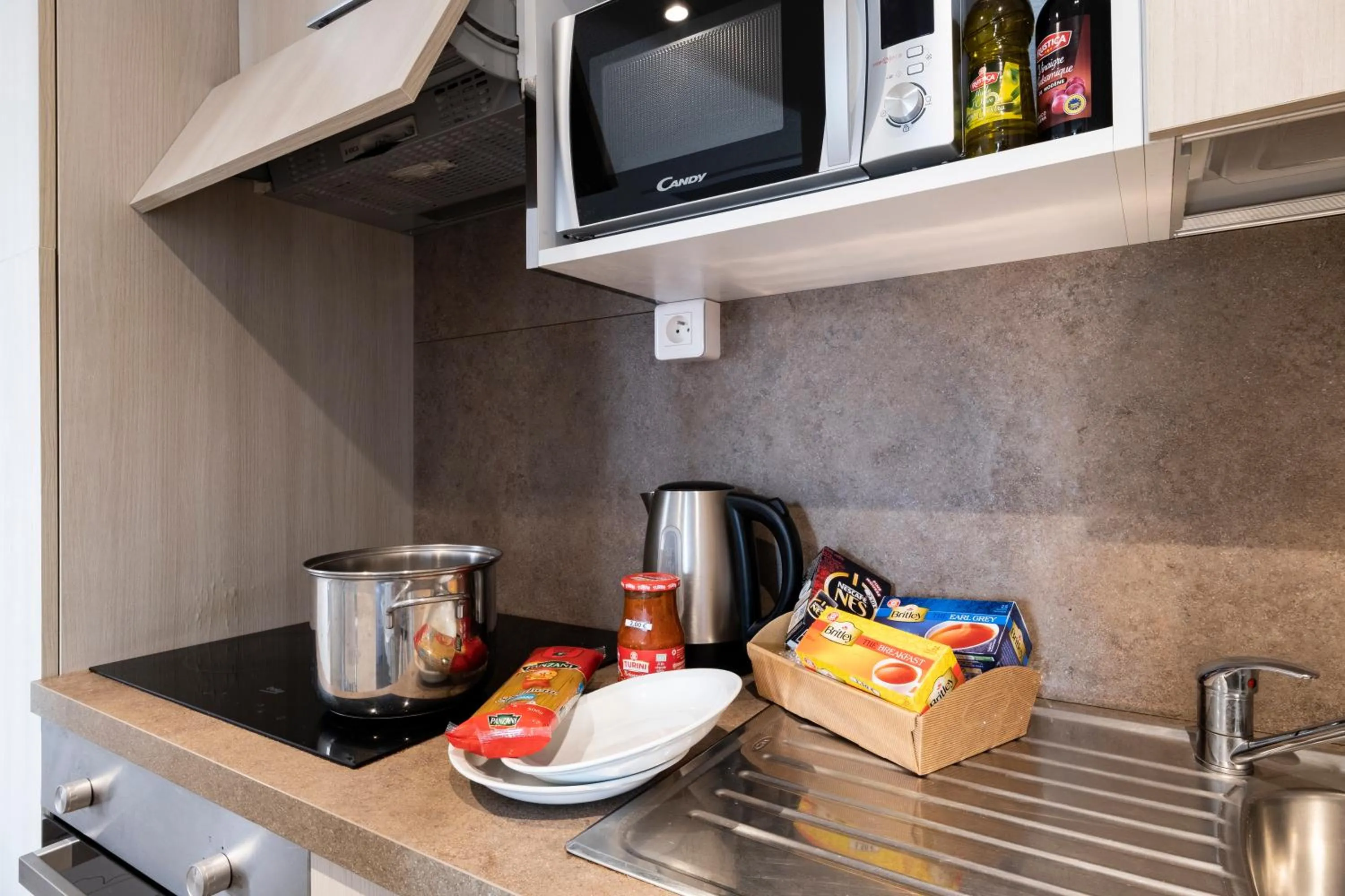Coffee/tea facilities in Appart'hotel le Pèlerin