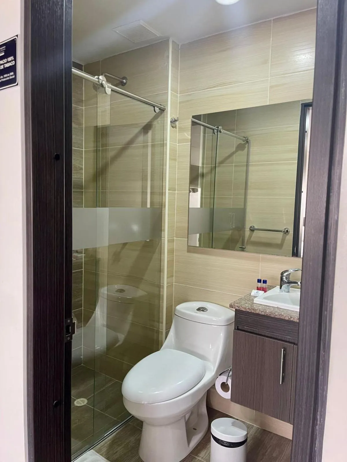 Shower in Hotel Business Center International