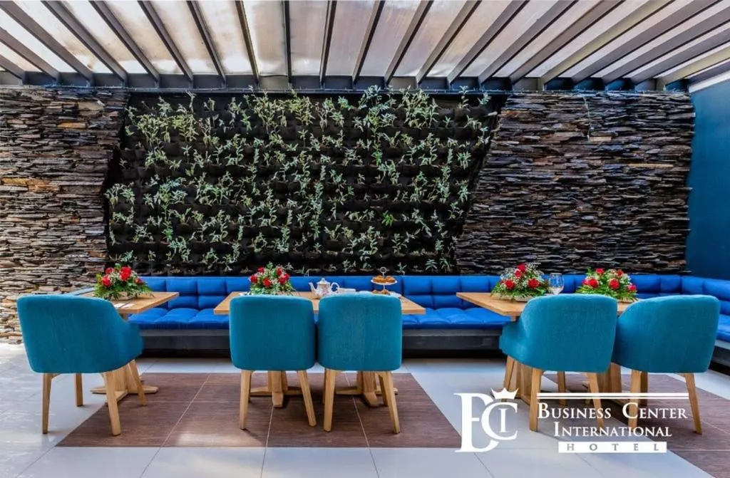 Restaurant/places to eat in Hotel Business Center International