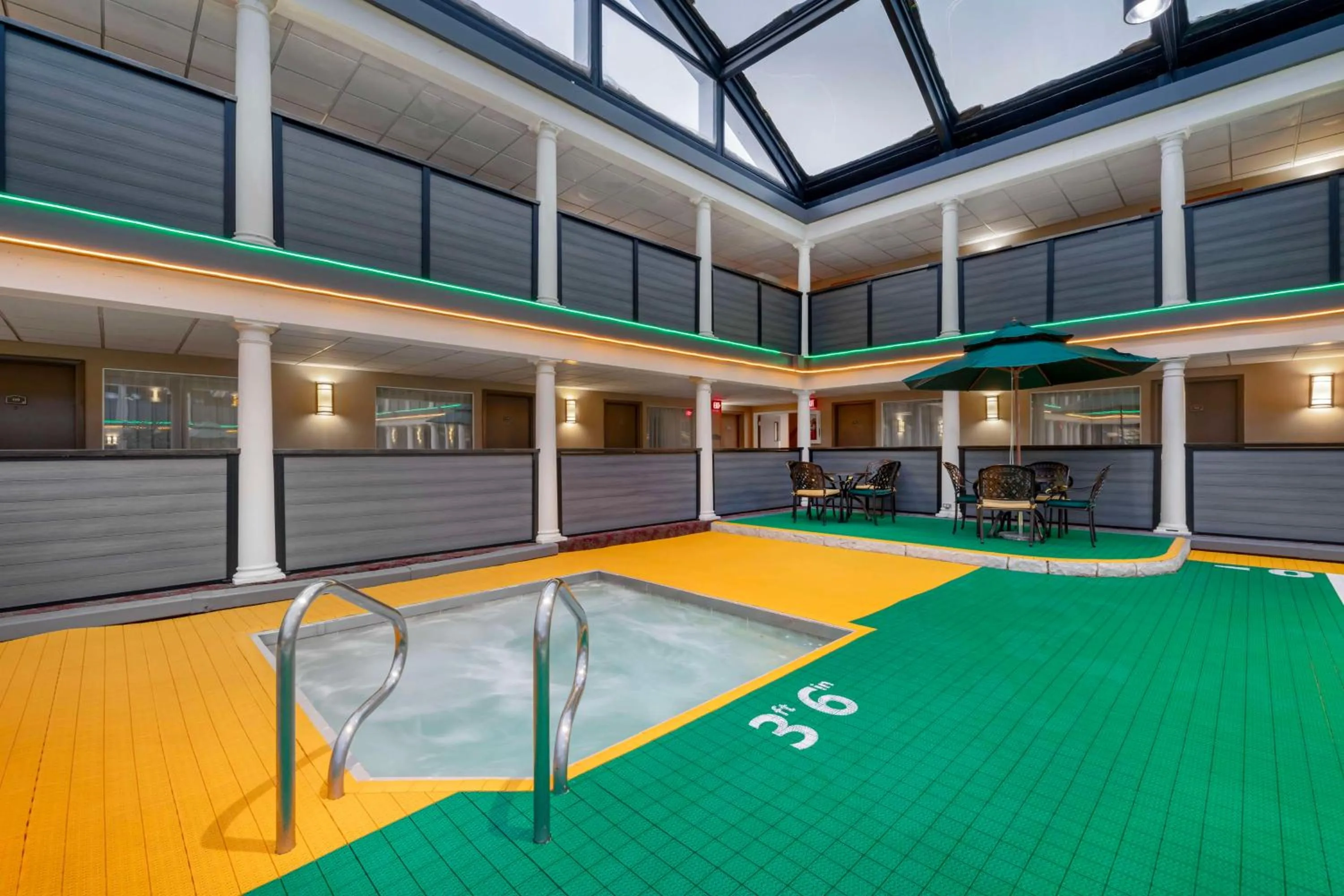 Pool view in Best Western Green Bay Inn and Conference Center