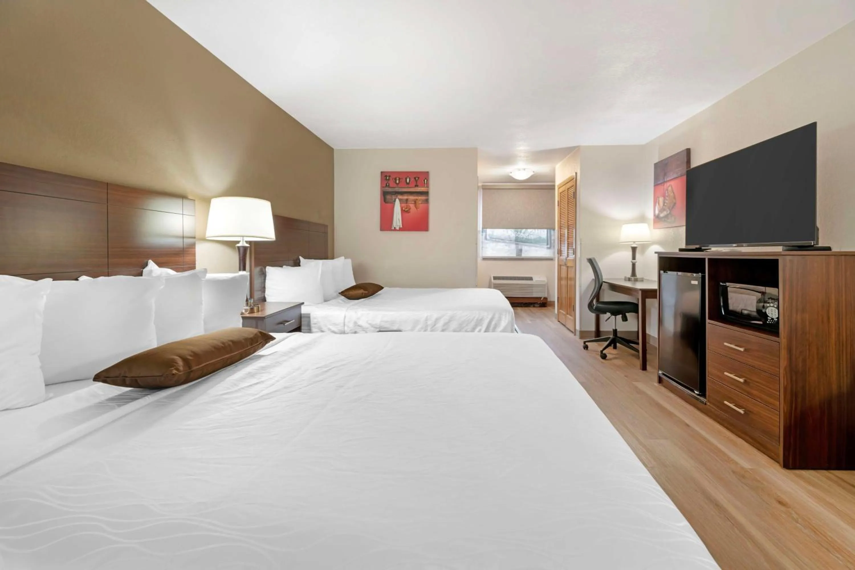 Bedroom, Bed in Best Western Green Bay Inn and Conference Center